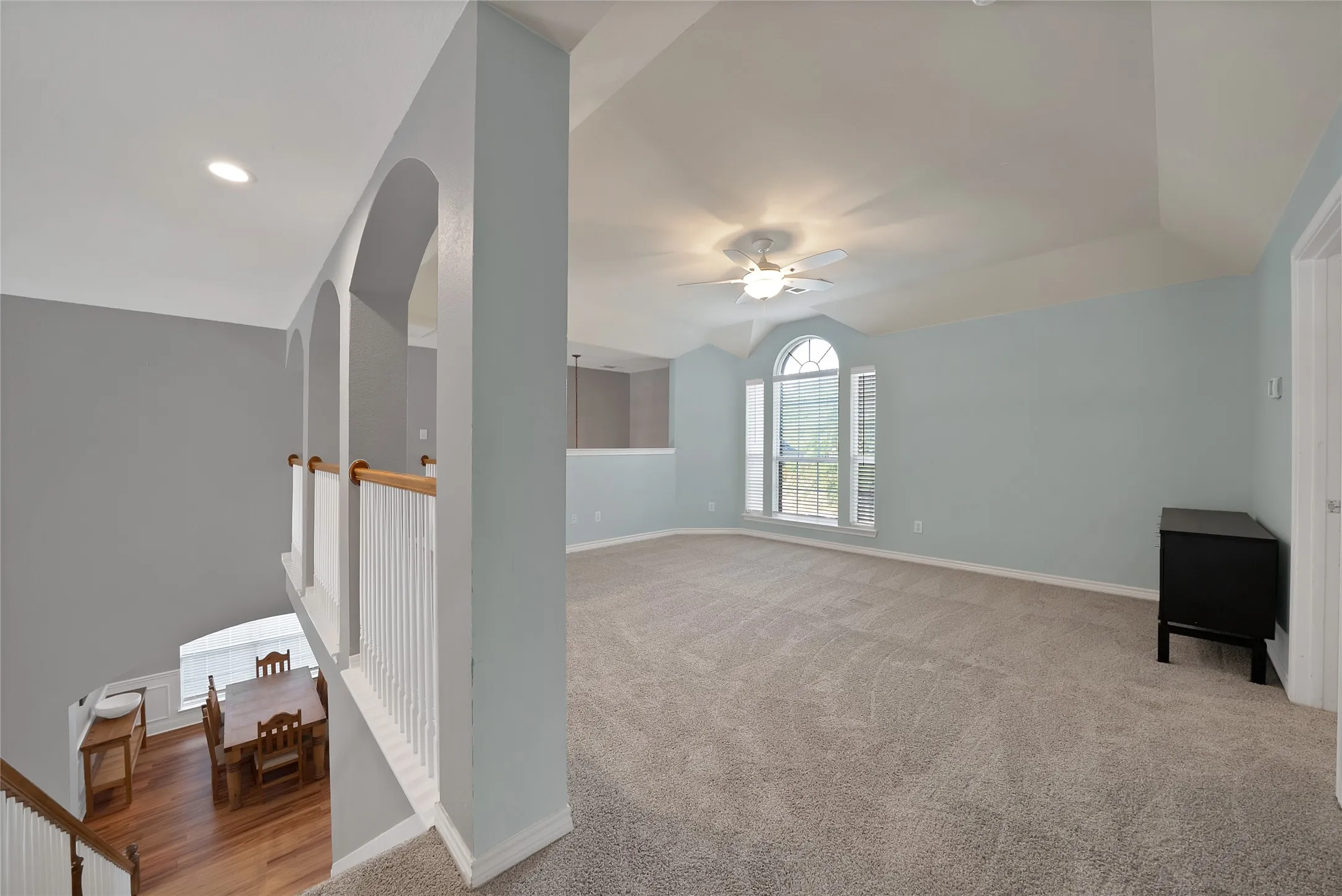 Single Family Residence For Sale in Tarrant County , 2903 Rocky Creek Drive, Mansfield, Texas 76063, 6 Bedroom, 4 Bathroom, 2 Garage spaces, 3,513 Sqft, built in 2003, mls#21399006, Real Estate Agent in Mansfield, Homes For Sale in Tarrant county, Homes For Sale in Mansfield, Realtor in Mansfield Texas, Real Estate Brokerage Independent Realty Texas, Luminita Cordes Realtor