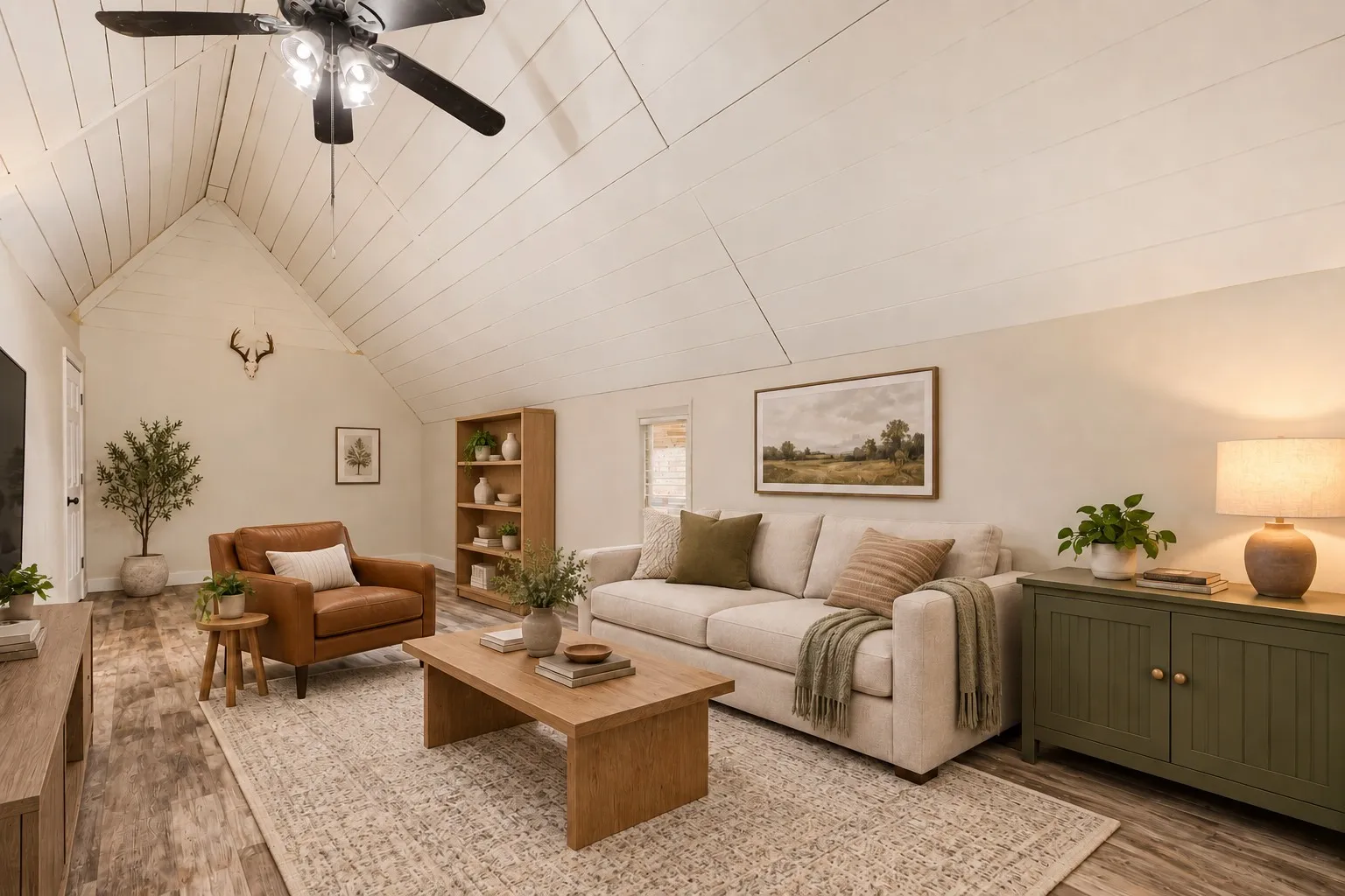 Single Family Residence For Sale in Johnson County , 400 S 3rd Street, Grandview, Texas 76050, 5 Bedroom, 3 Bathroom, 2 Garage spaces, 2,338 Sqft, built in 1940, mls#21399012, Real Estate Agent in Grandview, Homes For Sale in Johnson county, Homes For Sale in Grandview, Realtor in Grandview Texas, Real Estate Brokerage Independent Realty Texas, Luminita Cordes Realtor
