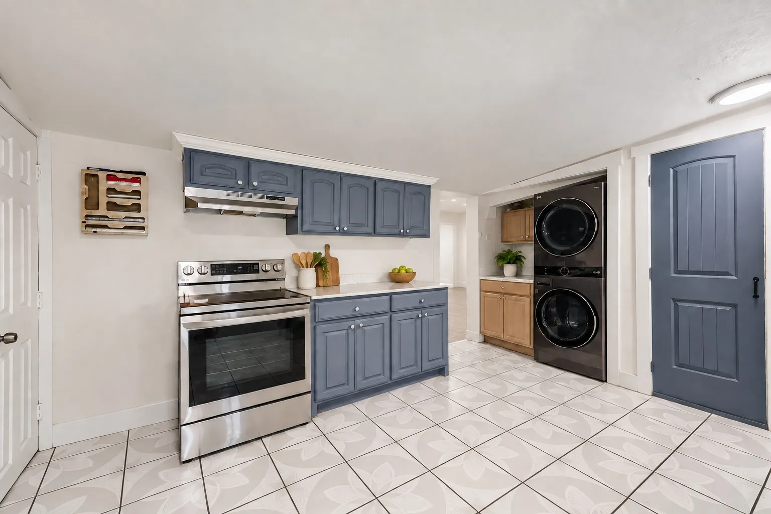 Single Family Residence For Sale in Johnson County , 400 S 3rd Street, Grandview, Texas 76050, 5 Bedroom, 3 Bathroom, 2 Garage spaces, 2,338 Sqft, built in 1940, mls#21399012, Real Estate Agent in Grandview, Homes For Sale in Johnson county, Homes For Sale in Grandview, Realtor in Grandview Texas, Real Estate Brokerage Independent Realty Texas, Luminita Cordes Realtor