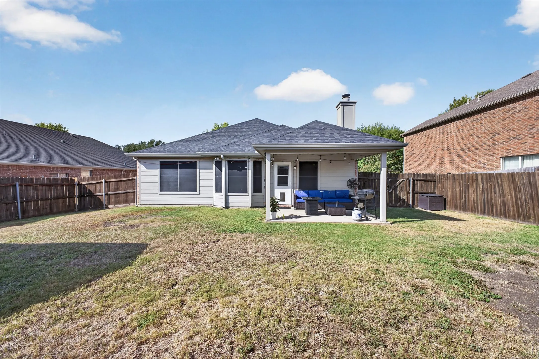 Single Family Residence For Sale in Ellis County , 122 Coyote Run, Waxahachie, Texas 75165, 3 Bedroom, 2 Bathroom, 2 Garage spaces, 1,348 Sqft, built in 2005, mls#21400715, Real Estate Agent in Waxahachie, Homes For Sale in Ellis county, Homes For Sale in Waxahachie, Realtor in Waxahachie Texas, Real Estate Brokerage Independent Realty Texas, Luminita Cordes Realtor