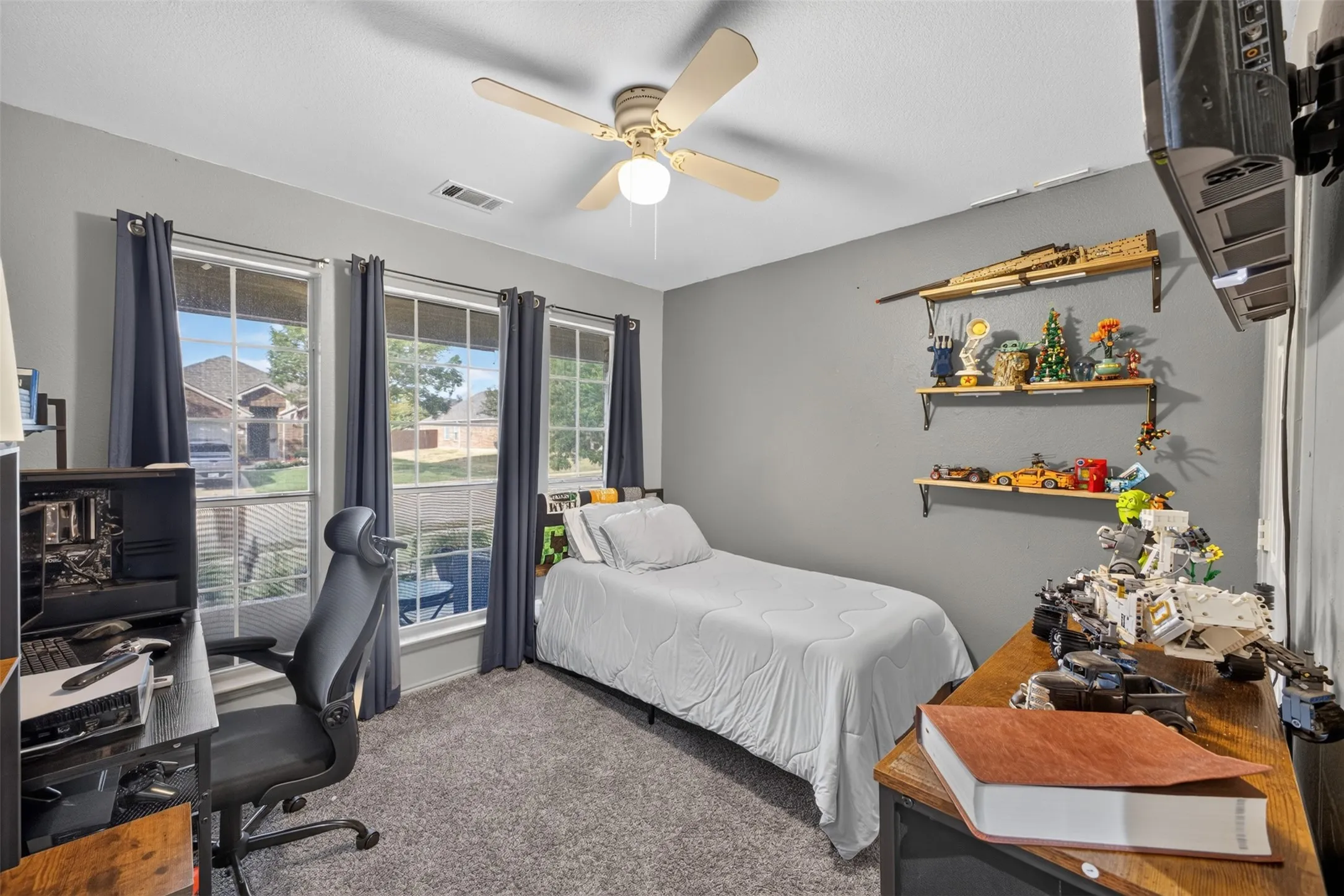 Single Family Residence For Sale in Ellis County , 122 Coyote Run, Waxahachie, Texas 75165, 3 Bedroom, 2 Bathroom, 2 Garage spaces, 1,348 Sqft, built in 2005, mls#21400715, Real Estate Agent in Waxahachie, Homes For Sale in Ellis county, Homes For Sale in Waxahachie, Realtor in Waxahachie Texas, Real Estate Brokerage Independent Realty Texas, Luminita Cordes Realtor