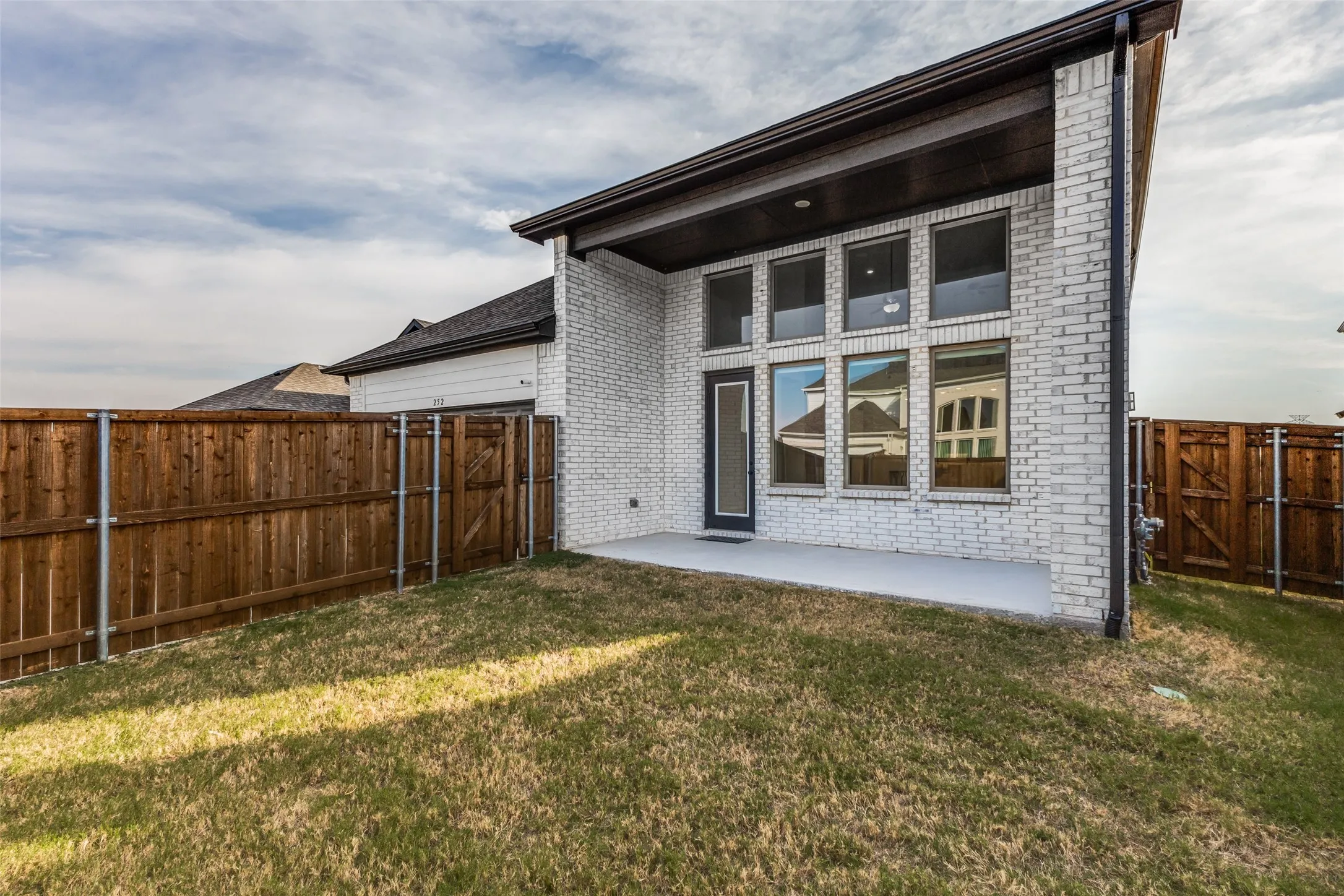 Single Family Residence For Sale in Rockwall County , 252 Golden Run Drive, Fate, Texas 75189, 5 Bedroom, 3 Bathroom, 2 Garage spaces, 3,532 Sqft, built in 2024, mls#21398650, Real Estate Agent in Fate, Homes For Sale in Rockwall county, Homes For Sale in Fate, Realtor in Fate Texas, Real Estate Brokerage Independent Realty Texas, Luminita Cordes Realtor