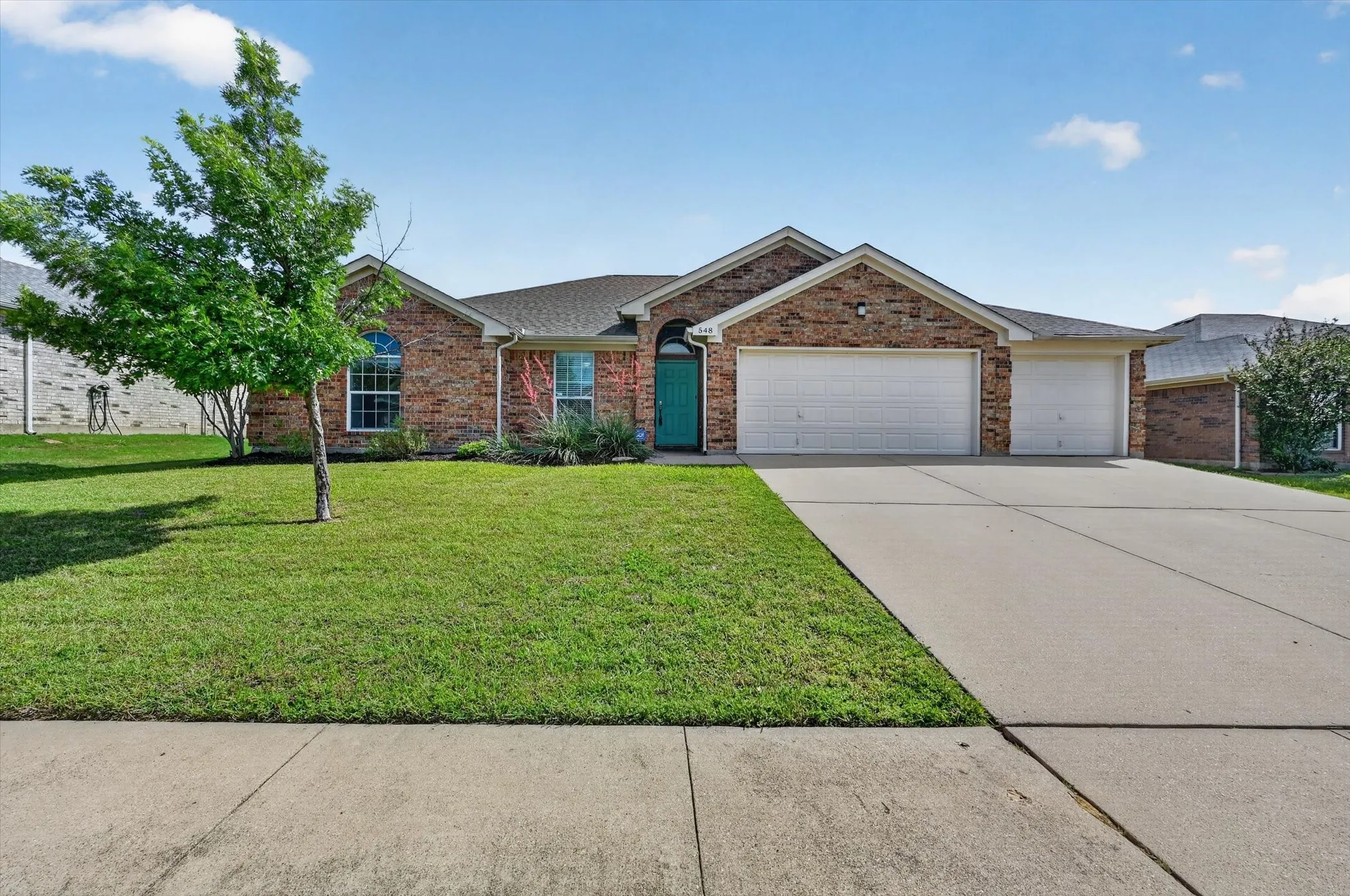 Single Family Residence For Rent in Johnson County , 548 Marybeth Drive, Burleson, Texas 76028, 4 Bedroom, 2 Bathroom, 3 Garage spaces, 1,870 Sqft, built in 2003, mls#21400167, Real Estate Agent in Burleson, Homes For Rent in Johnson county, Homes For Rent in Burleson, Realtor in Burleson Texas, Real Estate Brokerage Independent Realty Texas, Luminita Cordes Realtor