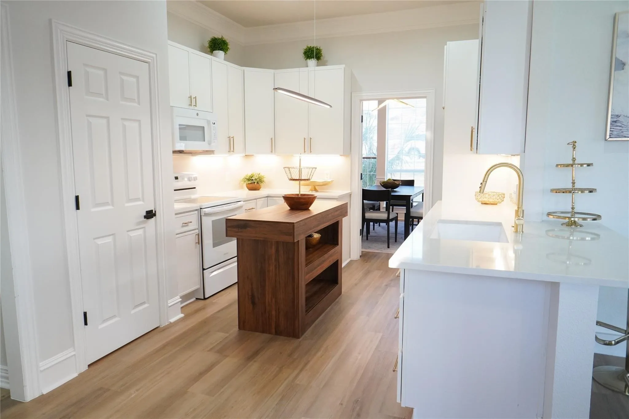 island kitchen with granite countertops