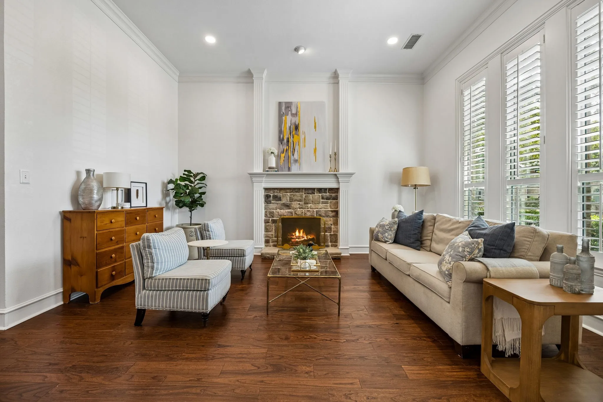 Single Family Residence For Sale in Denton County , 2865 Woodhollow Drive, Highland Village, Texas 75077, 5 Bedroom, 4 Bathroom, 3 Garage spaces, 3,642 Sqft, built in 1992, mls#21400251, Real Estate Agent in Highland Village, Homes For Sale in Denton county, Homes For Sale in Highland Village, Realtor in Highland Village Texas, Real Estate Brokerage Independent Realty Texas, Luminita Cordes Realtor