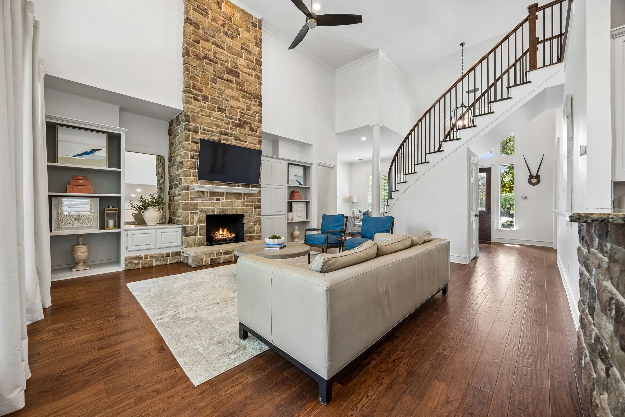 Single Family Residence For Sale in Denton County , 2865 Woodhollow Drive, Highland Village, Texas 75077, 5 Bedroom, 4 Bathroom, 3 Garage spaces, 3,642 Sqft, built in 1992, mls#21400251, Real Estate Agent in Highland Village, Homes For Sale in Denton county, Homes For Sale in Highland Village, Realtor in Highland Village Texas, Real Estate Brokerage Independent Realty Texas, Luminita Cordes Realtor
