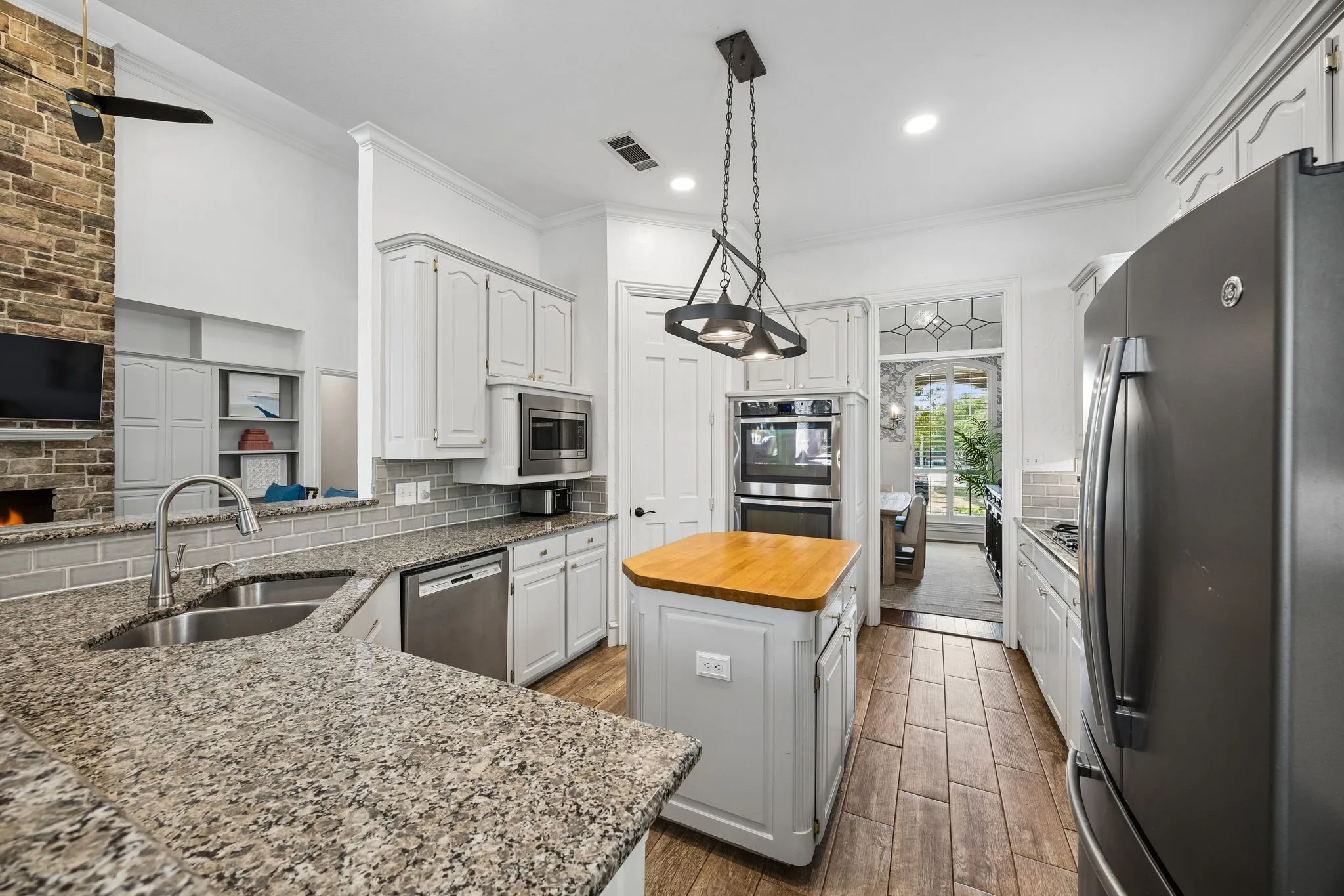 Single Family Residence For Sale in Denton County , 2865 Woodhollow Drive, Highland Village, Texas 75077, 5 Bedroom, 4 Bathroom, 3 Garage spaces, 3,642 Sqft, built in 1992, mls#21400251, Real Estate Agent in Highland Village, Homes For Sale in Denton county, Homes For Sale in Highland Village, Realtor in Highland Village Texas, Real Estate Brokerage Independent Realty Texas, Luminita Cordes Realtor