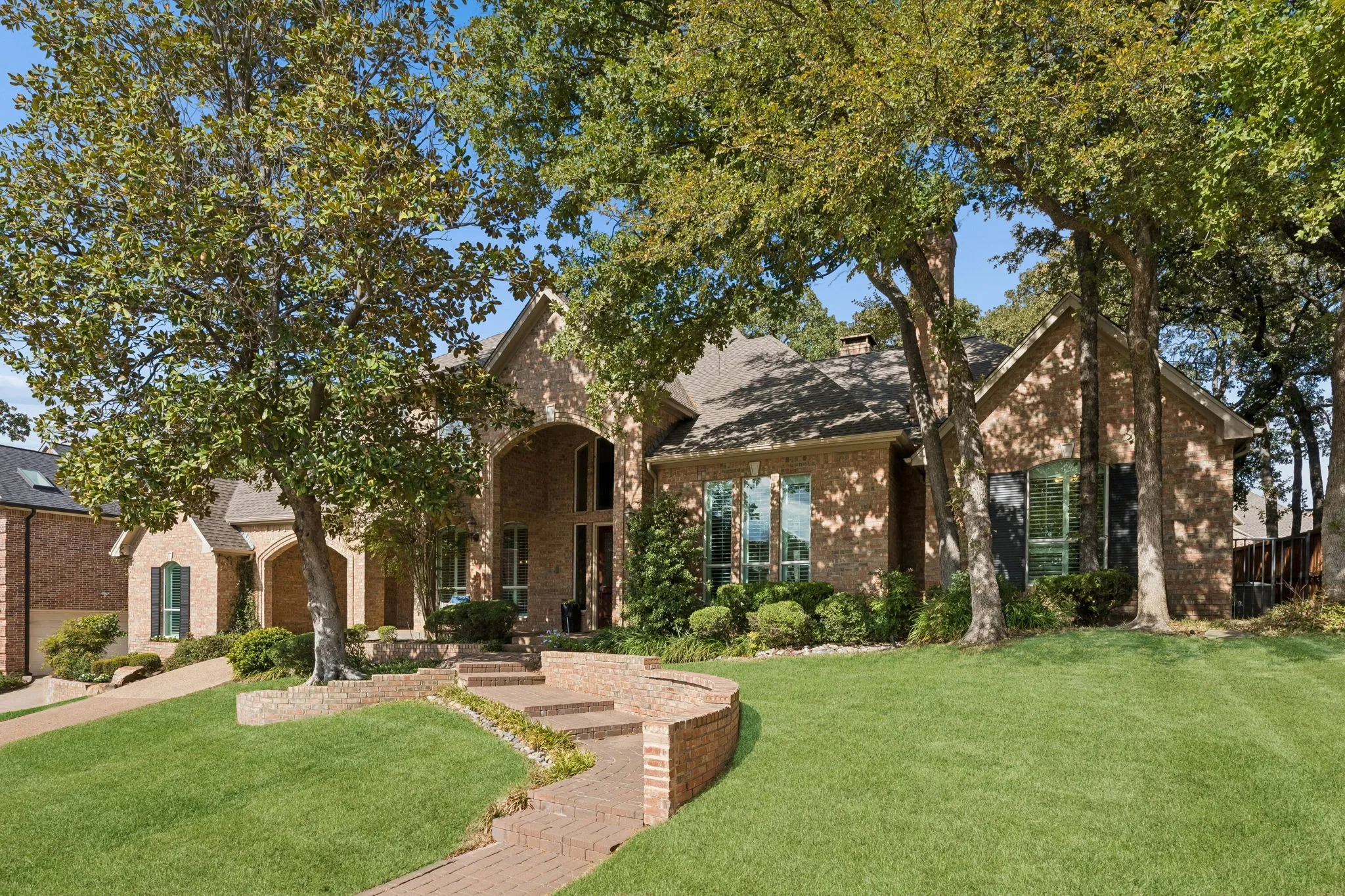 Single Family Residence For Sale in Denton County , 2865 Woodhollow Drive, Highland Village, Texas 75077, 5 Bedroom, 4 Bathroom, 3 Garage spaces, 3,642 Sqft, built in 1992, mls#21400251, Real Estate Agent in Highland Village, Homes For Sale in Denton county, Homes For Sale in Highland Village, Realtor in Highland Village Texas, Real Estate Brokerage Independent Realty Texas, Luminita Cordes Realtor