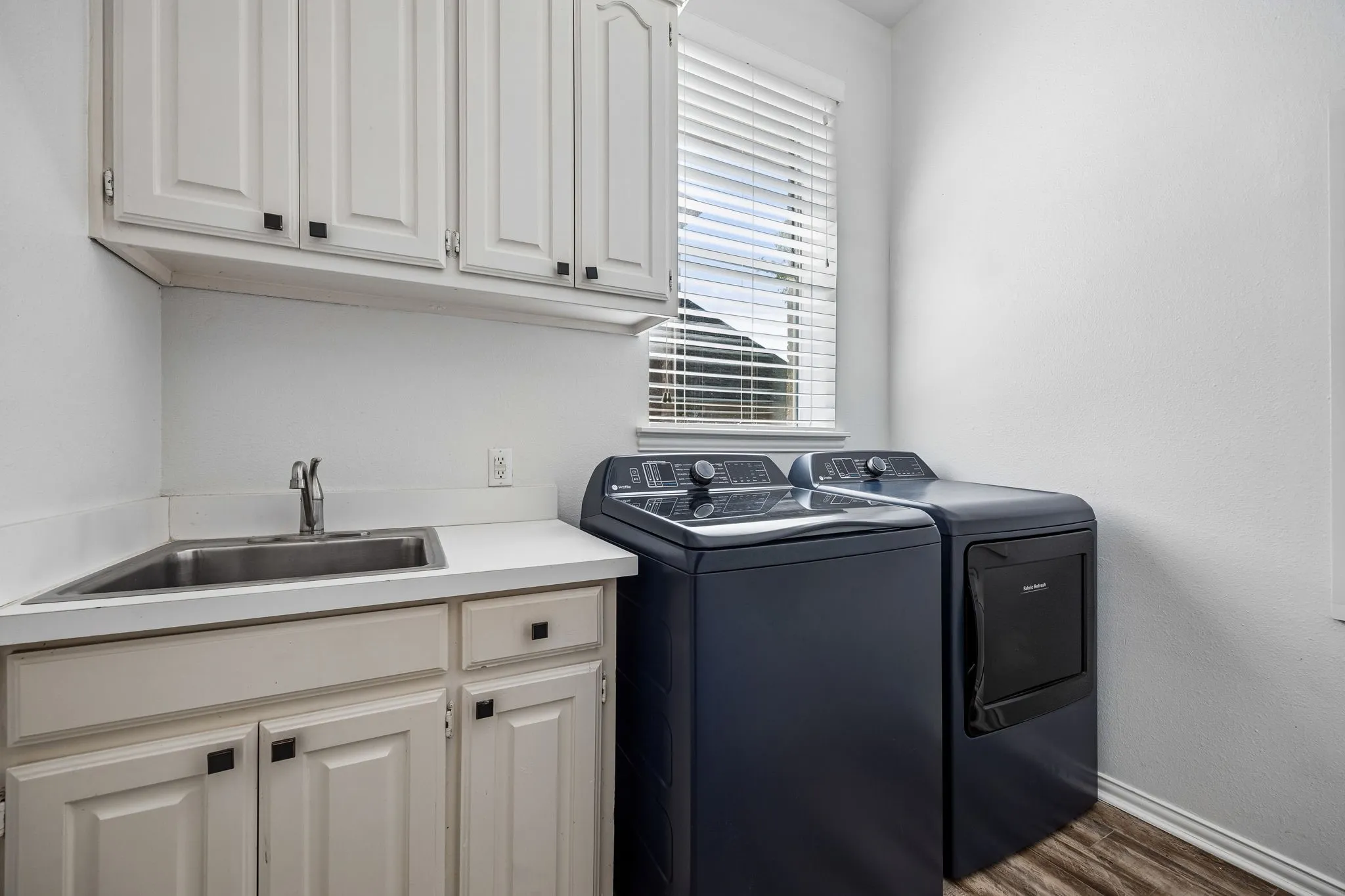 Single Family Residence For Sale in Denton County , 2865 Woodhollow Drive, Highland Village, Texas 75077, 5 Bedroom, 4 Bathroom, 3 Garage spaces, 3,642 Sqft, built in 1992, mls#21400251, Real Estate Agent in Highland Village, Homes For Sale in Denton county, Homes For Sale in Highland Village, Realtor in Highland Village Texas, Real Estate Brokerage Independent Realty Texas, Luminita Cordes Realtor