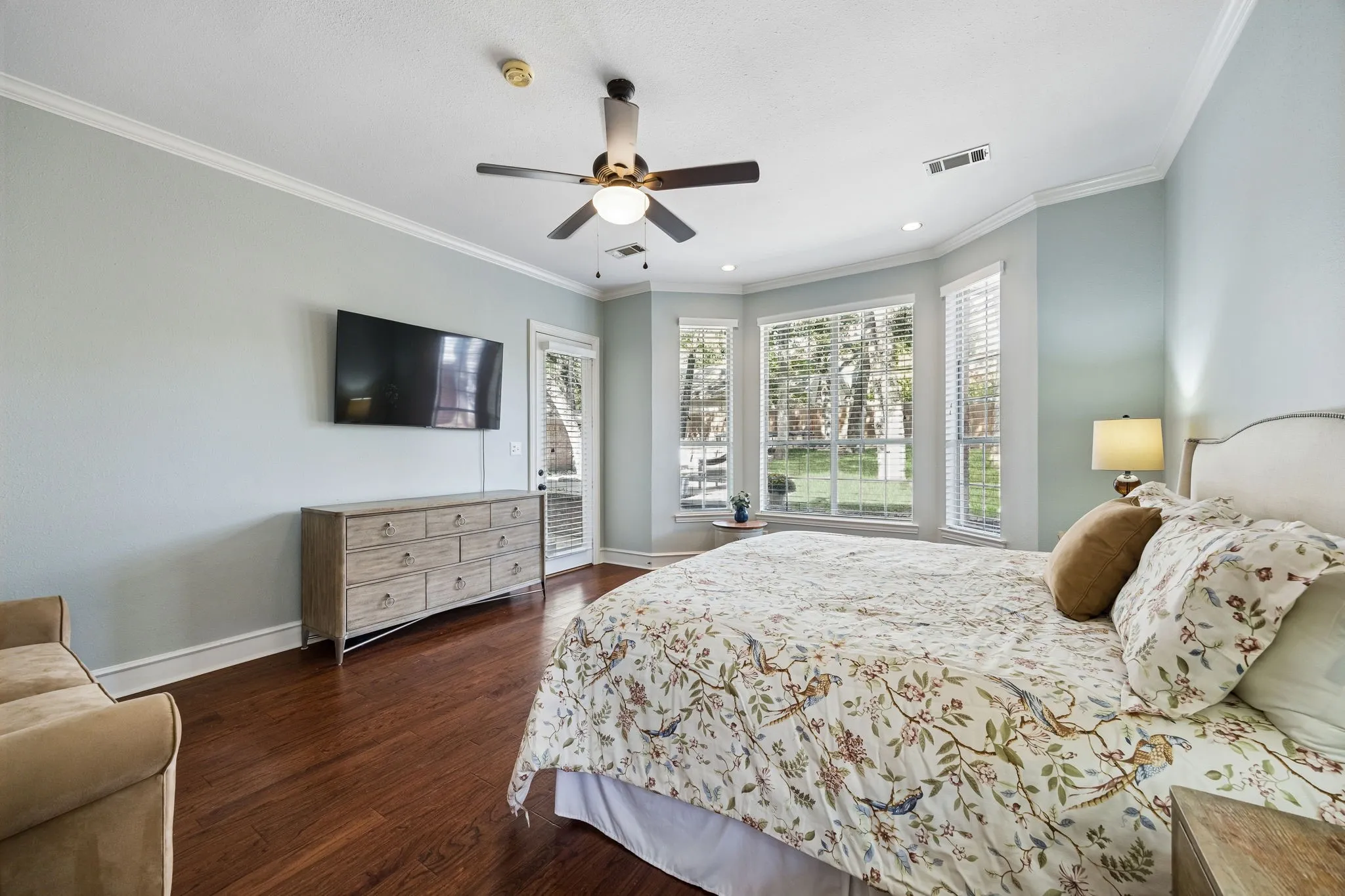 Single Family Residence For Sale in Denton County , 2865 Woodhollow Drive, Highland Village, Texas 75077, 5 Bedroom, 4 Bathroom, 3 Garage spaces, 3,642 Sqft, built in 1992, mls#21400251, Real Estate Agent in Highland Village, Homes For Sale in Denton county, Homes For Sale in Highland Village, Realtor in Highland Village Texas, Real Estate Brokerage Independent Realty Texas, Luminita Cordes Realtor