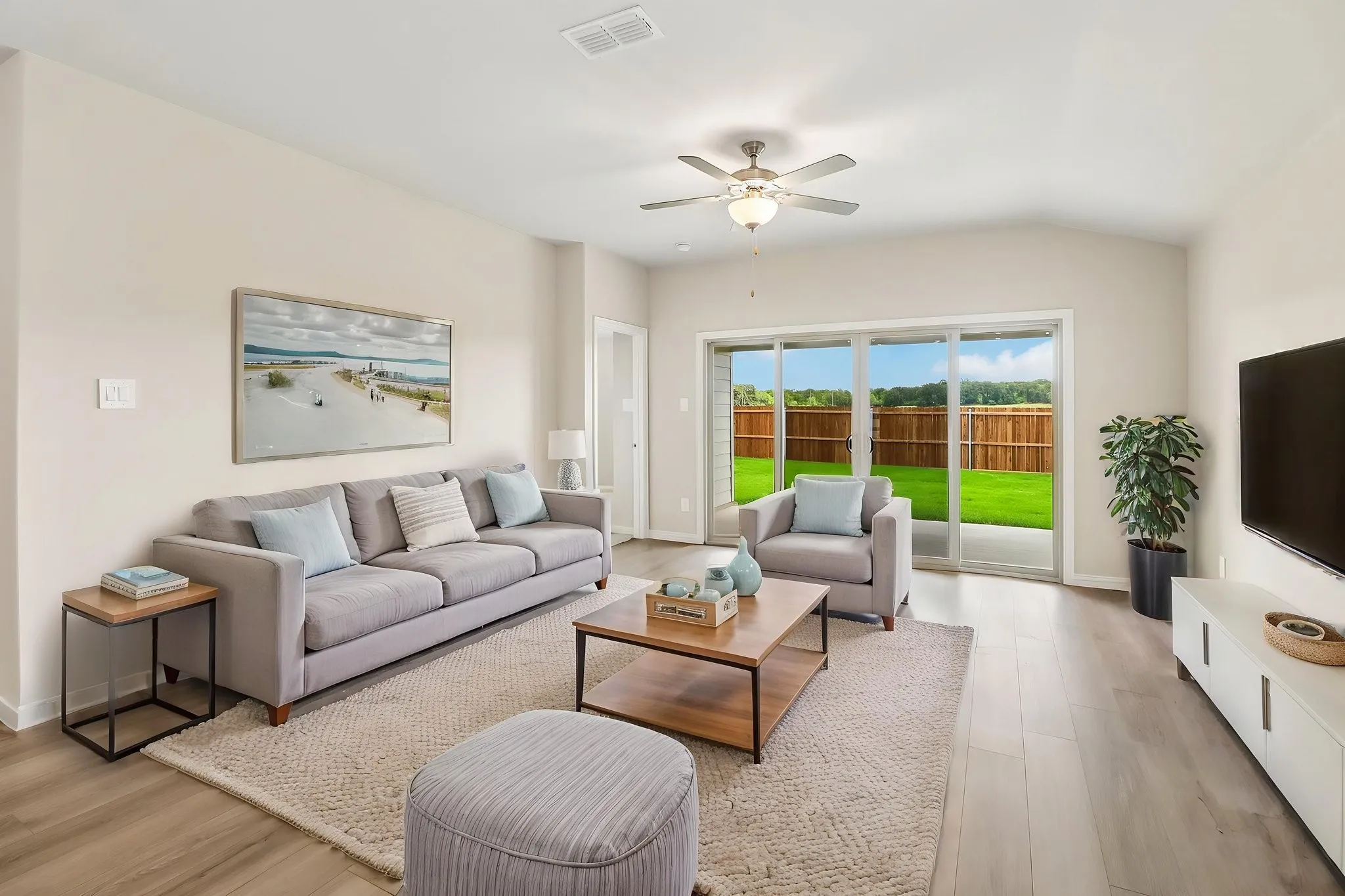  Photo is not of the actual home, but is an inspirational photo of builder’s model home and may depict options, furnishings, and/or decorator features that are not included.
