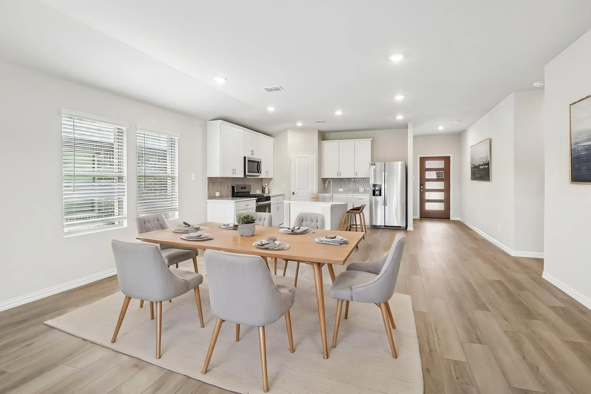  Photo is not of the actual home, but is an inspirational photo of builder’s model home and may depict options, furnishings, and/or decorator features that are not included.
