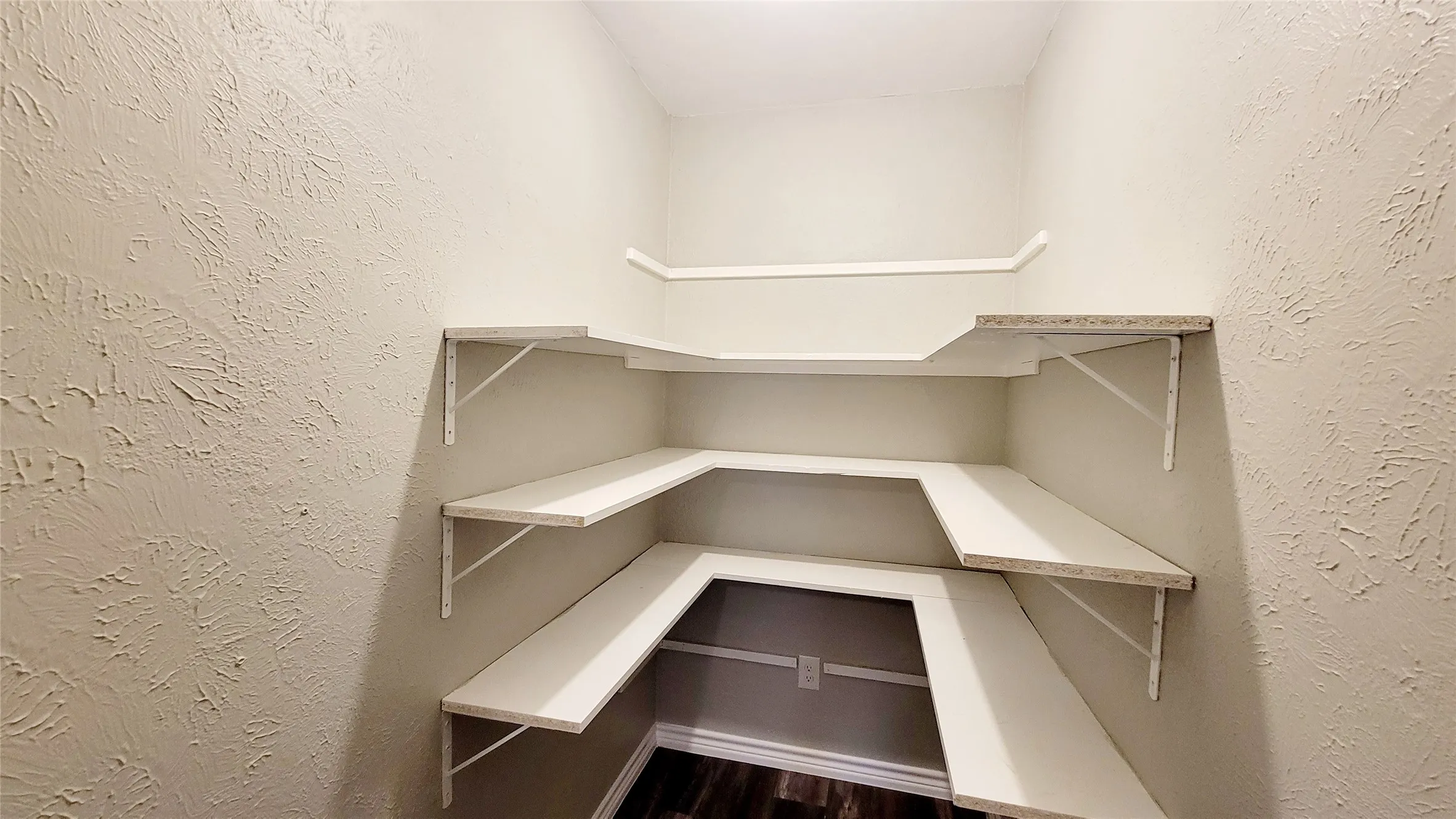 Single Family Residence For Rent in Hunt County , 2602 Bliss, Greenville, Texas 75402, 4 Bedroom, 2 Bathroom, Garage spaces, 1,545 Sqft, built in 1971, mls#21400456, Real Estate Agent in Greenville, Homes For Rent in Hunt county, Homes For Rent in Greenville, Realtor in Greenville Texas, Real Estate Brokerage Independent Realty Texas, Luminita Cordes Realtor