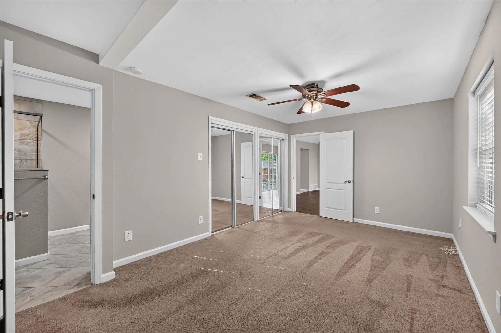 Single Family Residence For Sale in Tarrant County , 1121 Greendale Drive, Bedford, Texas 76022, 3 Bedroom, 2 Bathroom, 2 Garage spaces, 1,209 Sqft, built in 1970, mls#21392877, Real Estate Agent in Bedford, Homes For Sale in Tarrant county, Homes For Sale in Bedford, Realtor in Bedford Texas, Real Estate Brokerage Independent Realty Texas, Luminita Cordes Realtor