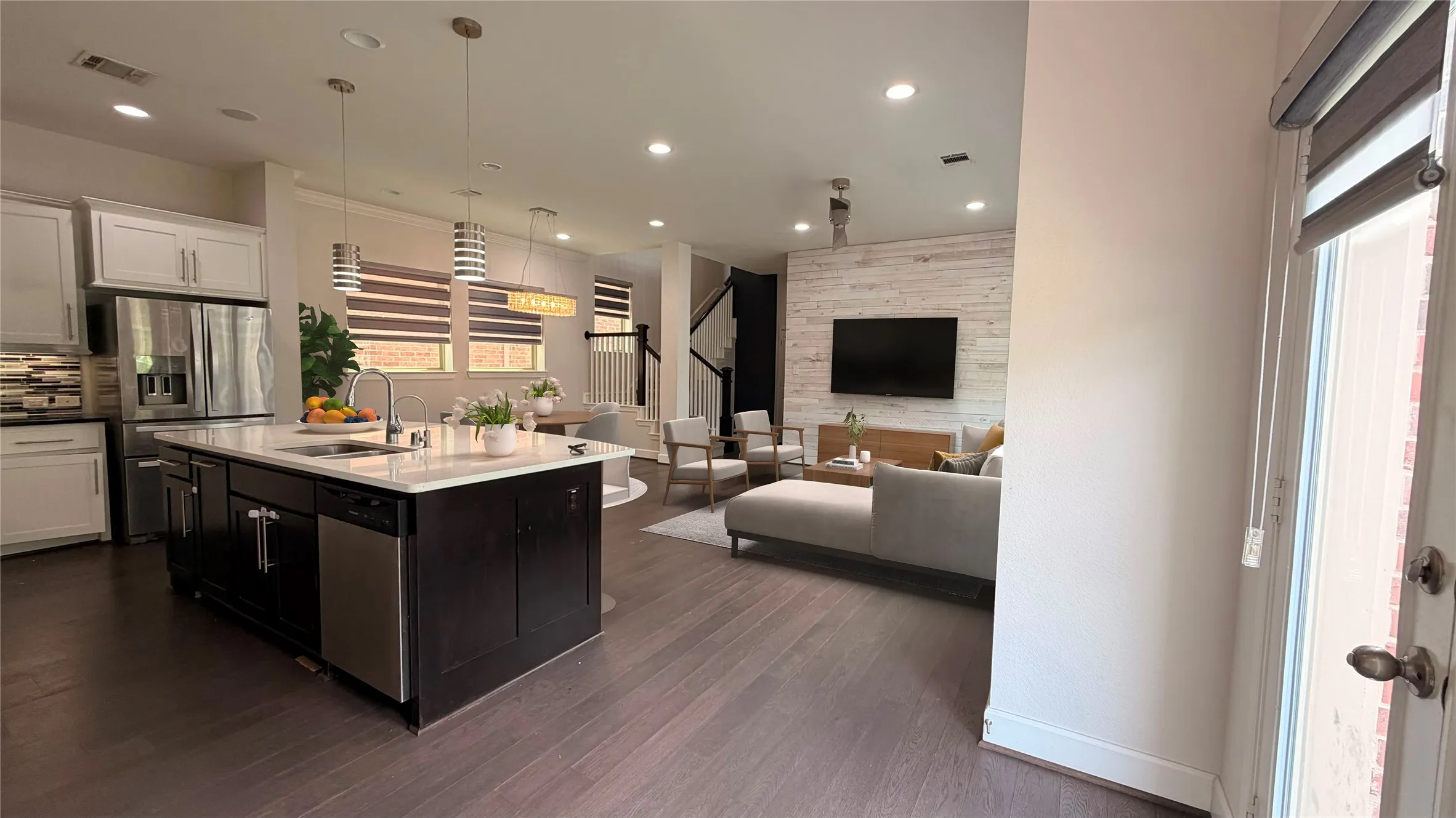 Single Family Residence For Sale in Dallas County , 6683 Escondido Street, Irving, Texas 75039, 4 Bedroom, 5 Bathroom, 2 Garage spaces, 3,016 Sqft, built in 2016, mls#21401046, Real Estate Agent in Irving, Homes For Sale in Dallas county, Homes For Sale in Irving, Realtor in Irving Texas, Real Estate Brokerage Independent Realty Texas, Luminita Cordes Realtor