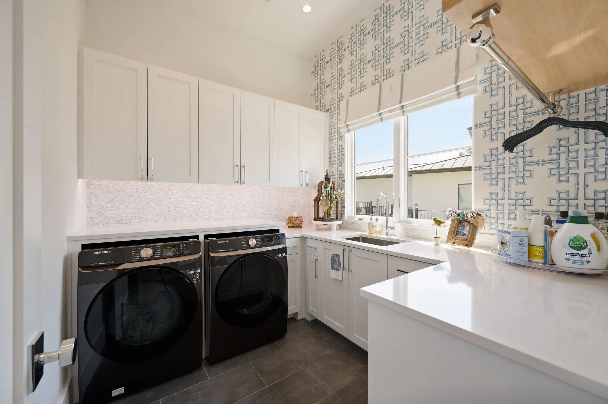 Single Family Residence For Sale in Tarrant County , 805 Stacy Drive, Southlake, Texas 76092, 5 Bedroom, 6 Bathroom, 3 Garage spaces, 5,608 Sqft, built in 2023, mls#21394014, Real Estate Agent in Southlake, Homes For Sale in Tarrant county, Homes For Sale in Southlake, Realtor in Southlake Texas, Real Estate Brokerage Independent Realty Texas, Luminita Cordes Realtor