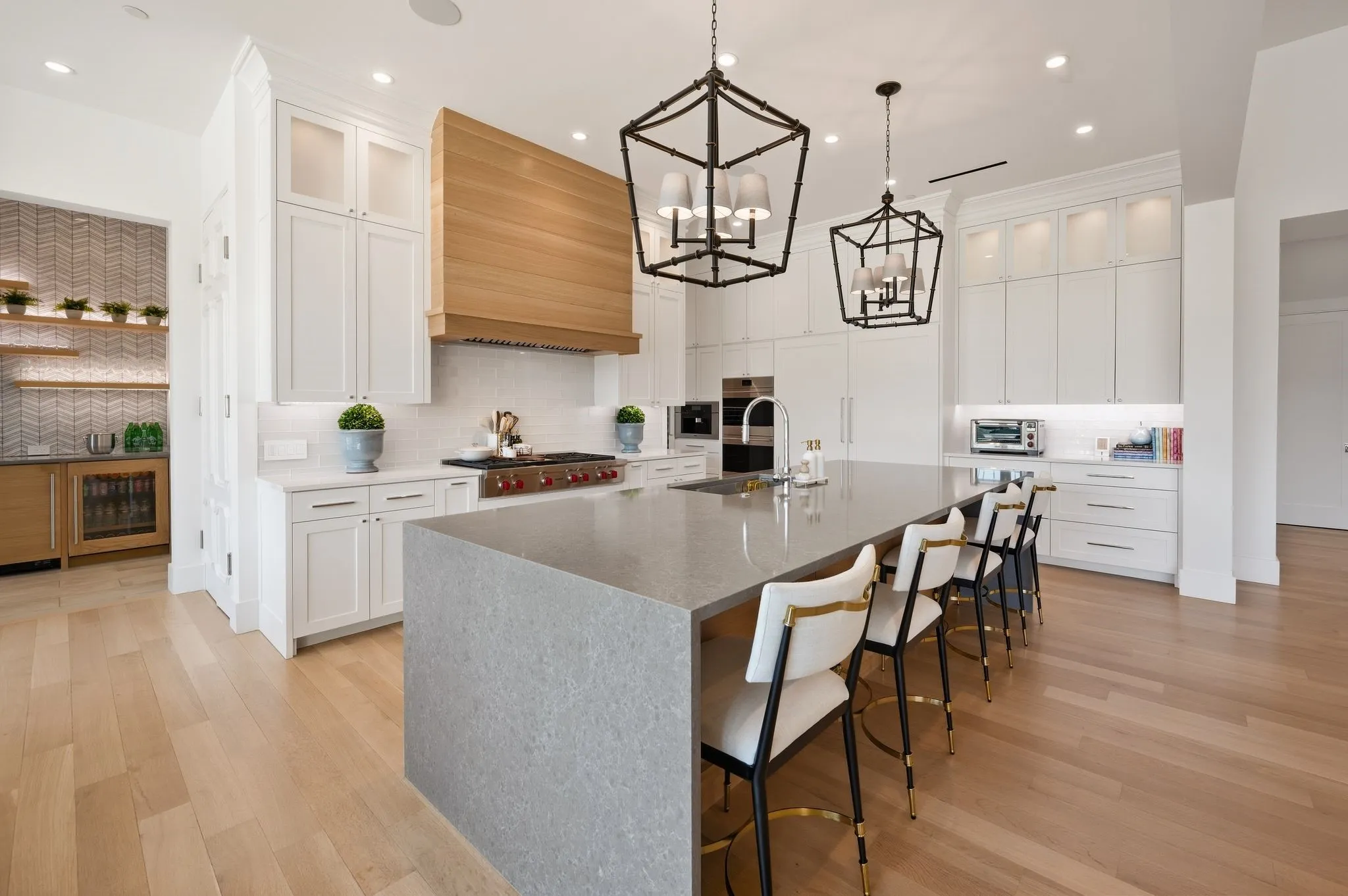 Single Family Residence For Sale in Tarrant County , 805 Stacy Drive, Southlake, Texas 76092, 5 Bedroom, 6 Bathroom, 3 Garage spaces, 5,608 Sqft, built in 2023, mls#21394014, Real Estate Agent in Southlake, Homes For Sale in Tarrant county, Homes For Sale in Southlake, Realtor in Southlake Texas, Real Estate Brokerage Independent Realty Texas, Luminita Cordes Realtor