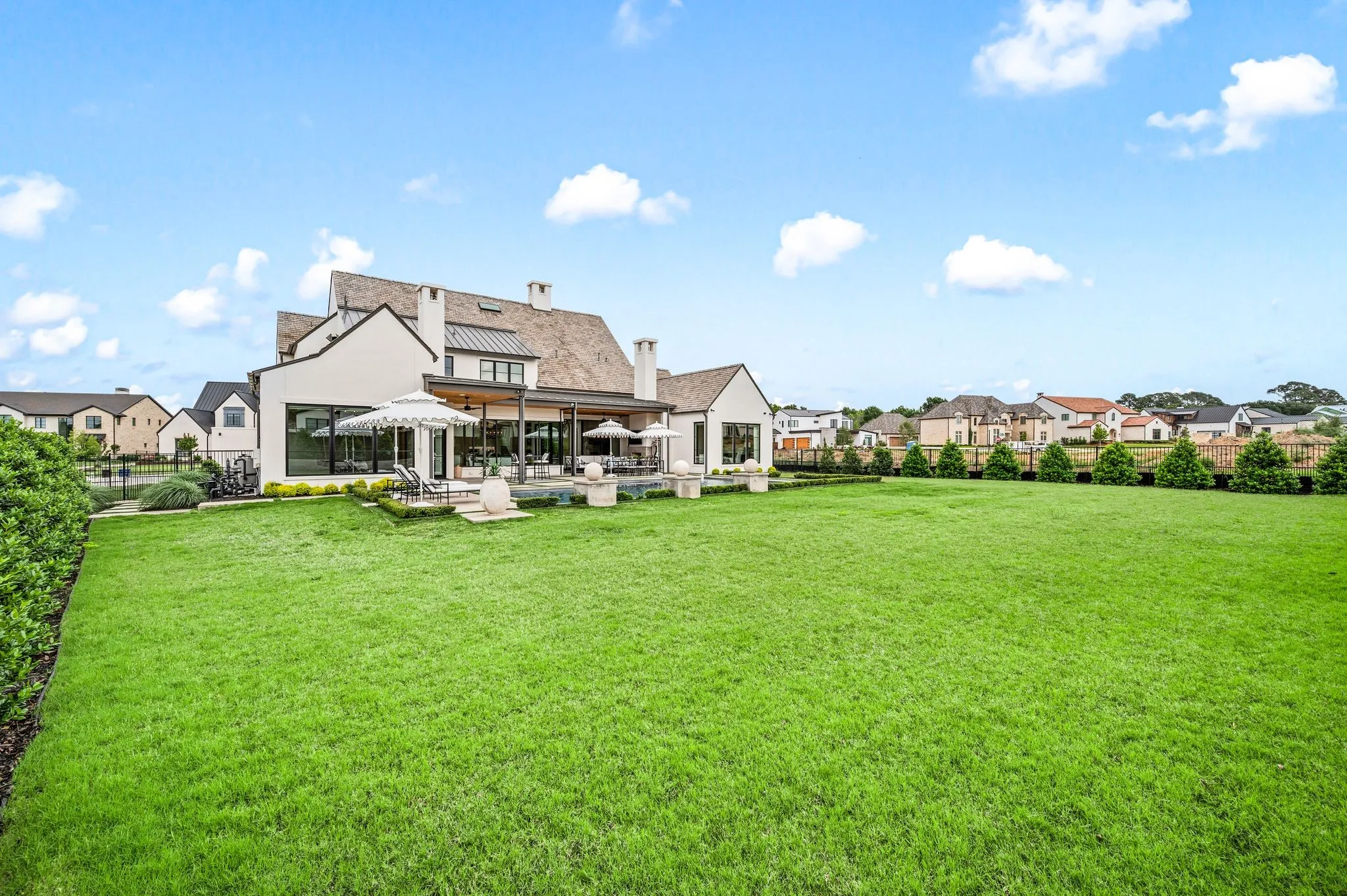 Single Family Residence For Sale in Tarrant County , 805 Stacy Drive, Southlake, Texas 76092, 5 Bedroom, 6 Bathroom, 3 Garage spaces, 5,608 Sqft, built in 2023, mls#21394014, Real Estate Agent in Southlake, Homes For Sale in Tarrant county, Homes For Sale in Southlake, Realtor in Southlake Texas, Real Estate Brokerage Independent Realty Texas, Luminita Cordes Realtor