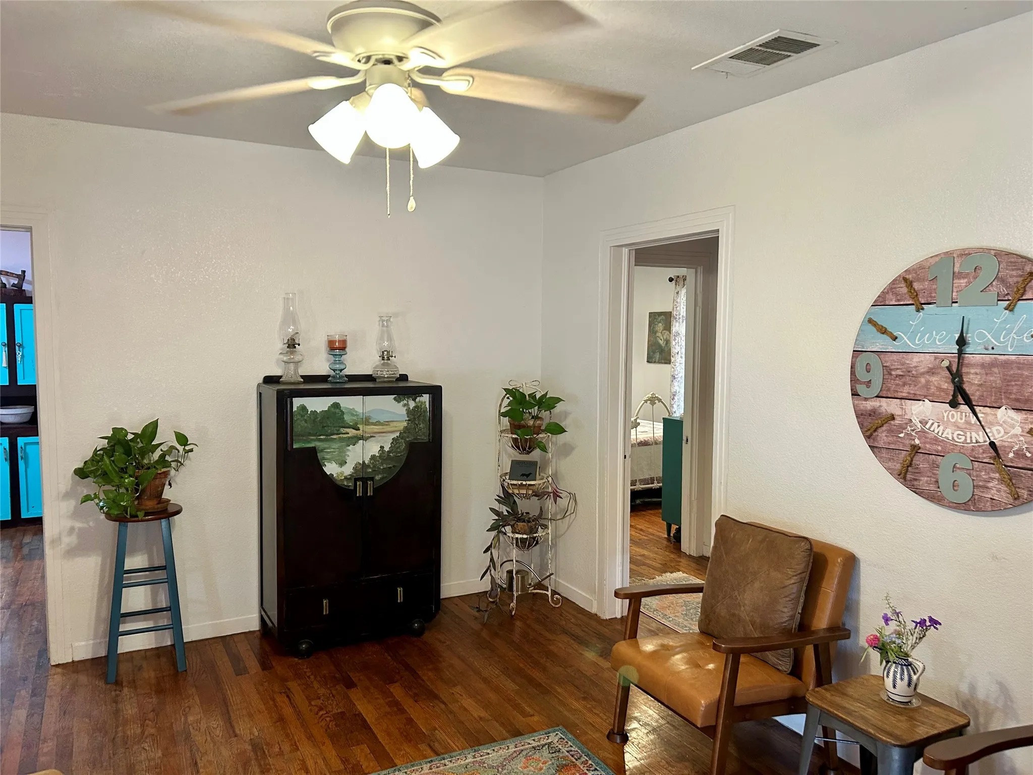Single Family Residence For Sale in Mc Lennan County , 3428 N 27th Street, Waco, Texas 76708, 2 Bedroom, 1 Bathroom, Garage spaces, 883 Sqft, built in 1948, mls#21401025, Real Estate Agent in Waco, Homes For Sale in Mc Lennan county, Homes For Sale in Waco, Realtor in Waco Texas, Real Estate Brokerage Independent Realty Texas, Luminita Cordes Realtor