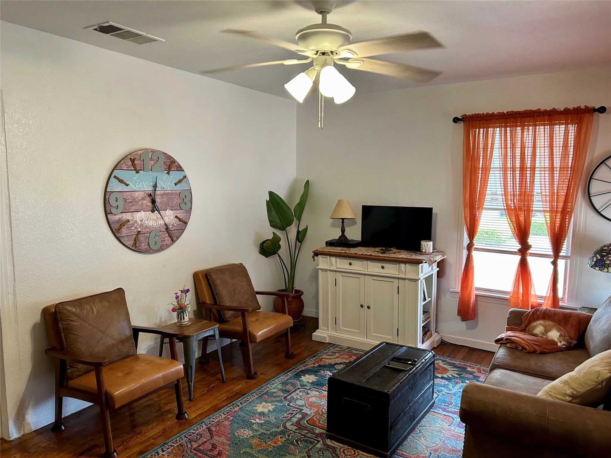 Single Family Residence For Sale in Mc Lennan County , 3428 N 27th Street, Waco, Texas 76708, 2 Bedroom, 1 Bathroom, Garage spaces, 883 Sqft, built in 1948, mls#21401025, Real Estate Agent in Waco, Homes For Sale in Mc Lennan county, Homes For Sale in Waco, Realtor in Waco Texas, Real Estate Brokerage Independent Realty Texas, Luminita Cordes Realtor