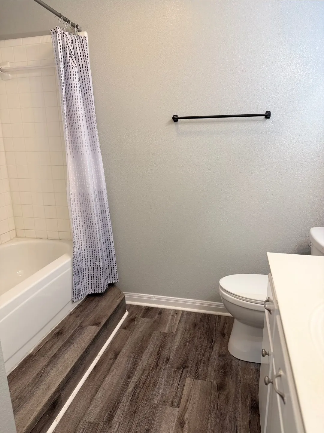 Single Family Residence For Sale in Mc Lennan County , 706 Rolling Hills Drive, Hewitt, Texas 76643, 3 Bedroom, 2 Bathroom, 2 Garage spaces, 1,349 Sqft, built in 1995, mls#21400904, Real Estate Agent in Hewitt, Homes For Sale in Mc Lennan county, Homes For Sale in Hewitt, Realtor in Hewitt Texas, Real Estate Brokerage Independent Realty Texas, Luminita Cordes Realtor