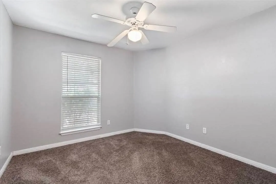 Single Family Residence For Sale in Mc Lennan County , 706 Rolling Hills Drive, Hewitt, Texas 76643, 3 Bedroom, 2 Bathroom, 2 Garage spaces, 1,349 Sqft, built in 1995, mls#21400904, Real Estate Agent in Hewitt, Homes For Sale in Mc Lennan county, Homes For Sale in Hewitt, Realtor in Hewitt Texas, Real Estate Brokerage Independent Realty Texas, Luminita Cordes Realtor