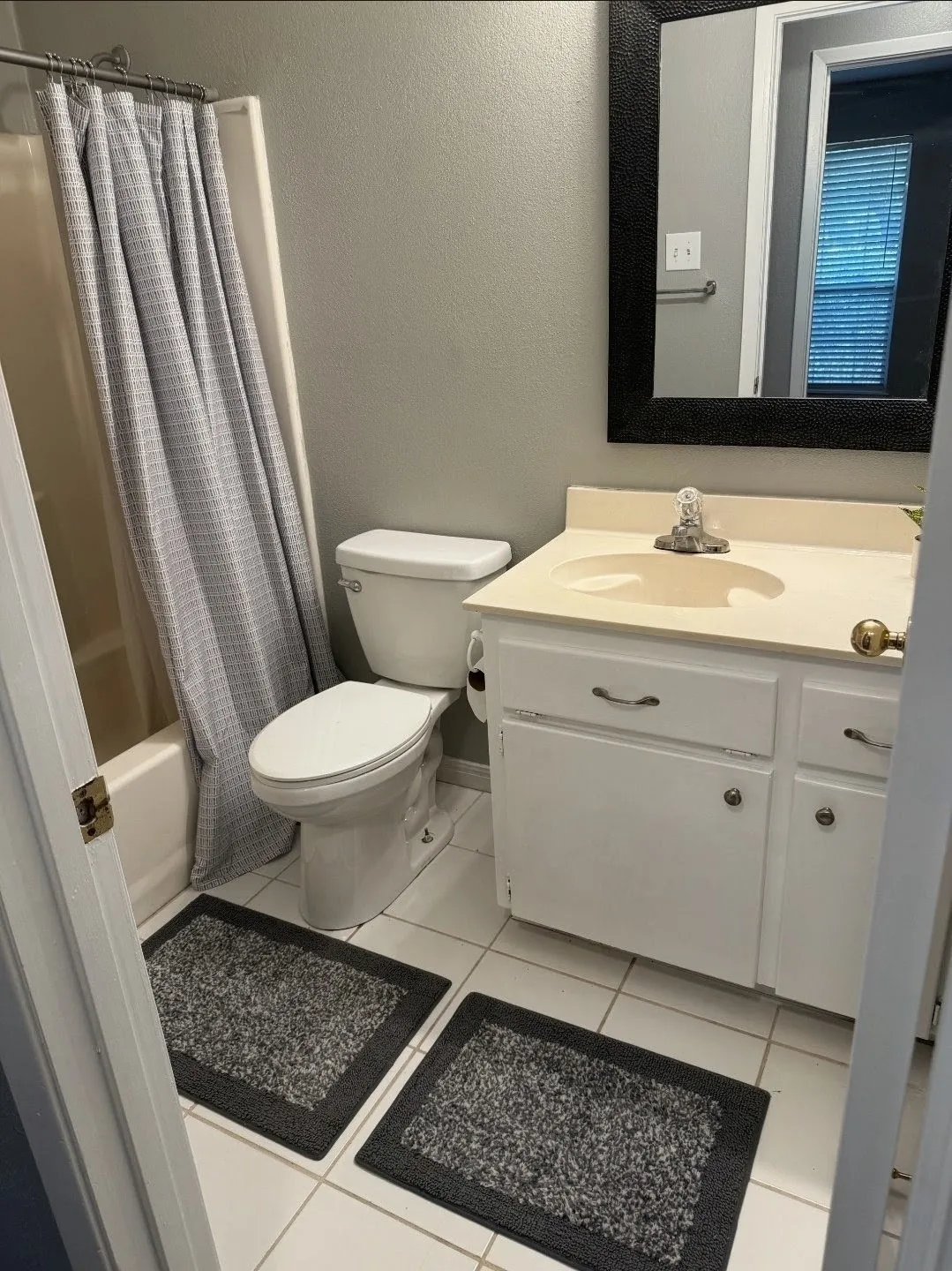 Single Family Residence For Sale in Mc Lennan County , 706 Rolling Hills Drive, Hewitt, Texas 76643, 3 Bedroom, 2 Bathroom, 2 Garage spaces, 1,349 Sqft, built in 1995, mls#21400904, Real Estate Agent in Hewitt, Homes For Sale in Mc Lennan county, Homes For Sale in Hewitt, Realtor in Hewitt Texas, Real Estate Brokerage Independent Realty Texas, Luminita Cordes Realtor