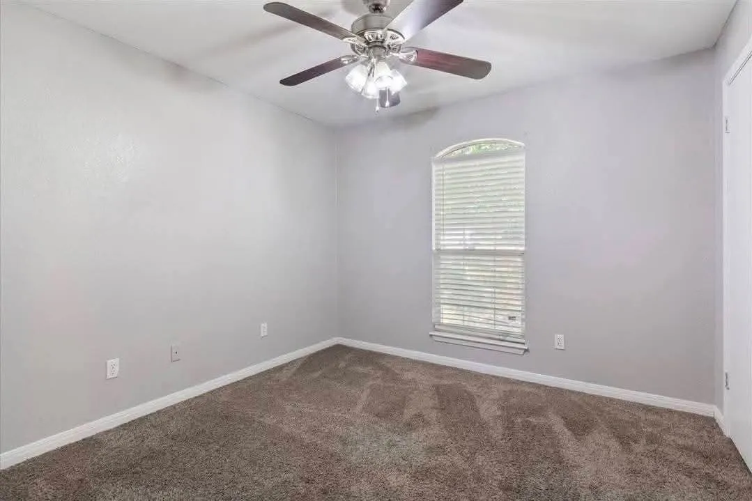 Single Family Residence For Sale in Mc Lennan County , 706 Rolling Hills Drive, Hewitt, Texas 76643, 3 Bedroom, 2 Bathroom, 2 Garage spaces, 1,349 Sqft, built in 1995, mls#21400904, Real Estate Agent in Hewitt, Homes For Sale in Mc Lennan county, Homes For Sale in Hewitt, Realtor in Hewitt Texas, Real Estate Brokerage Independent Realty Texas, Luminita Cordes Realtor