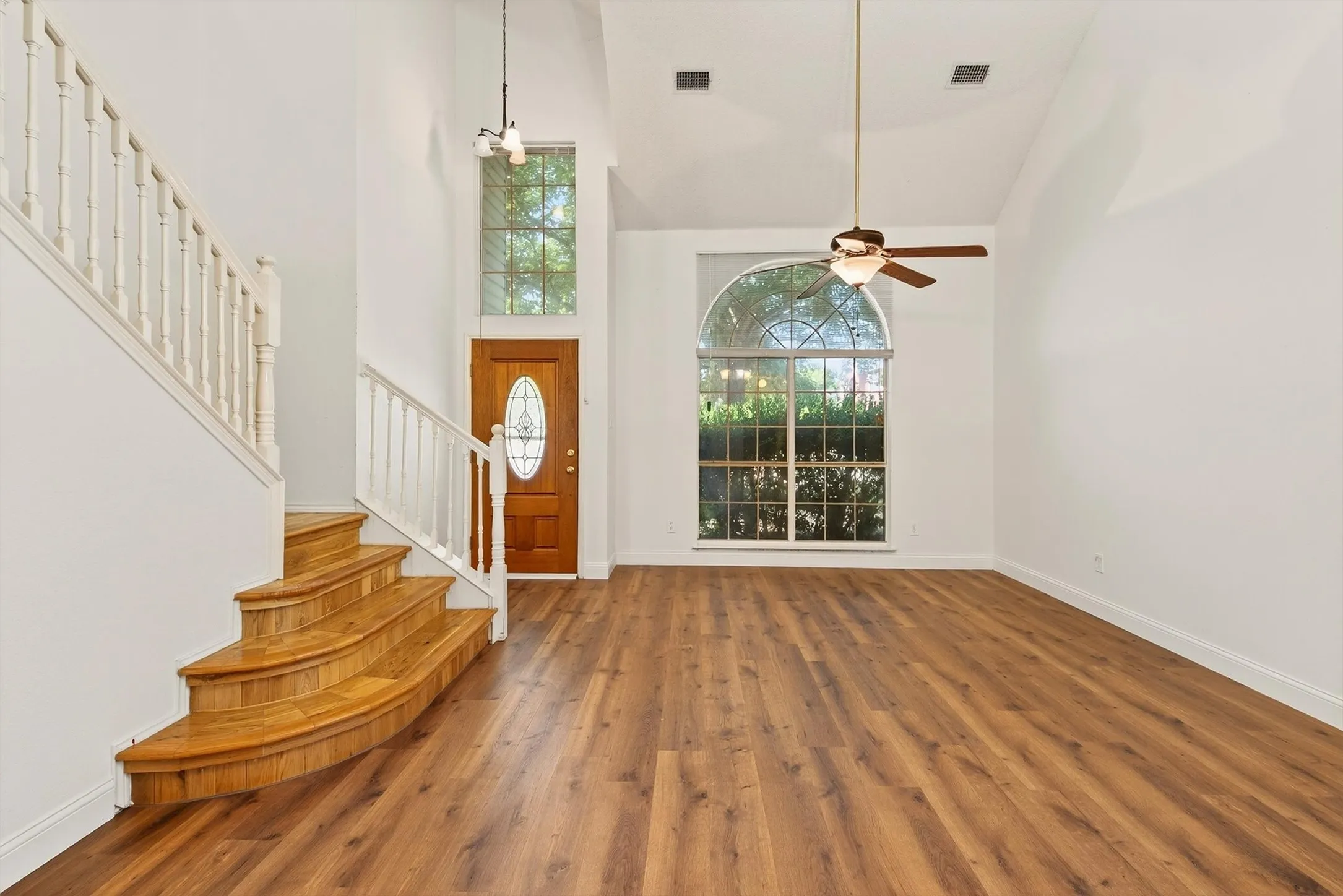 Single Family Residence For Rent in Collin County , 3100 Verbena Drive, Plano, Texas 75075, 3 Bedroom, 3 Bathroom, 2 Garage spaces, 2,043 Sqft, built in 1995, mls#21397151, Real Estate Agent in Plano, Homes For Rent in Collin county, Homes For Rent in Plano, Realtor in Plano Texas, Real Estate Brokerage Independent Realty Texas, Luminita Cordes Realtor