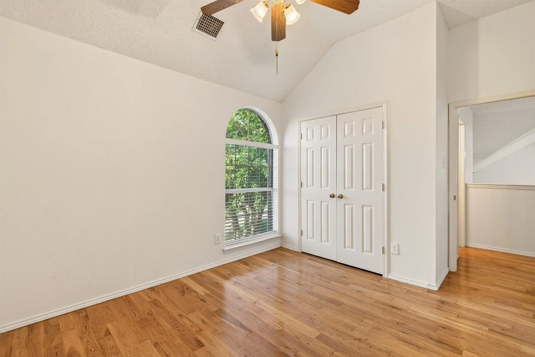 Single Family Residence For Rent in Collin County , 3100 Verbena Drive, Plano, Texas 75075, 3 Bedroom, 3 Bathroom, 2 Garage spaces, 2,043 Sqft, built in 1995, mls#21397151, Real Estate Agent in Plano, Homes For Rent in Collin county, Homes For Rent in Plano, Realtor in Plano Texas, Real Estate Brokerage Independent Realty Texas, Luminita Cordes Realtor