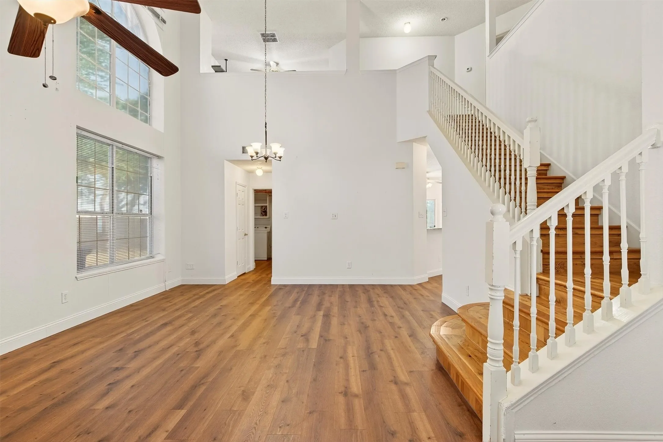 Single Family Residence For Rent in Collin County , 3100 Verbena Drive, Plano, Texas 75075, 3 Bedroom, 3 Bathroom, 2 Garage spaces, 2,043 Sqft, built in 1995, mls#21397151, Real Estate Agent in Plano, Homes For Rent in Collin county, Homes For Rent in Plano, Realtor in Plano Texas, Real Estate Brokerage Independent Realty Texas, Luminita Cordes Realtor