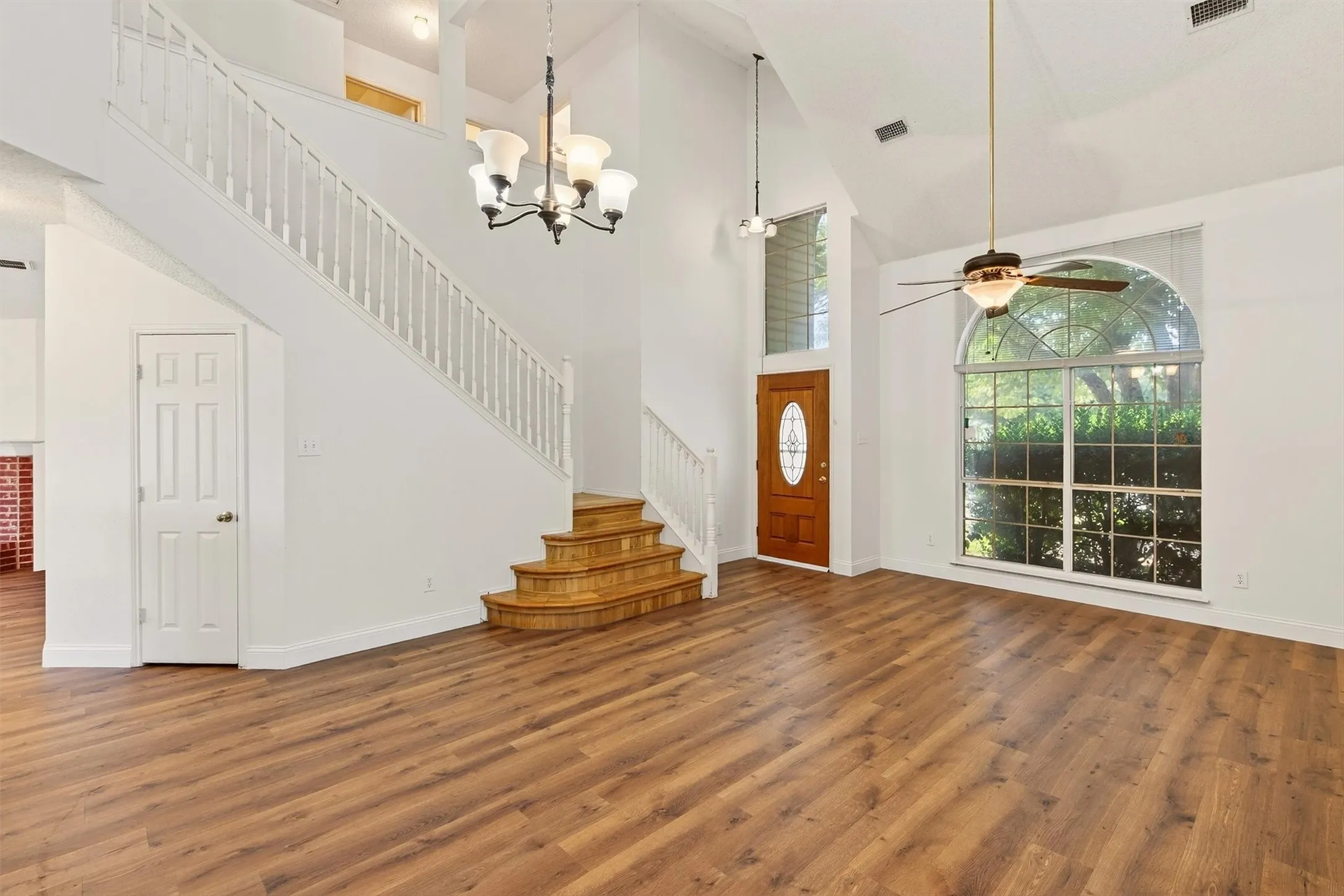 Single Family Residence For Rent in Collin County , 3100 Verbena Drive, Plano, Texas 75075, 3 Bedroom, 3 Bathroom, 2 Garage spaces, 2,043 Sqft, built in 1995, mls#21397151, Real Estate Agent in Plano, Homes For Rent in Collin county, Homes For Rent in Plano, Realtor in Plano Texas, Real Estate Brokerage Independent Realty Texas, Luminita Cordes Realtor