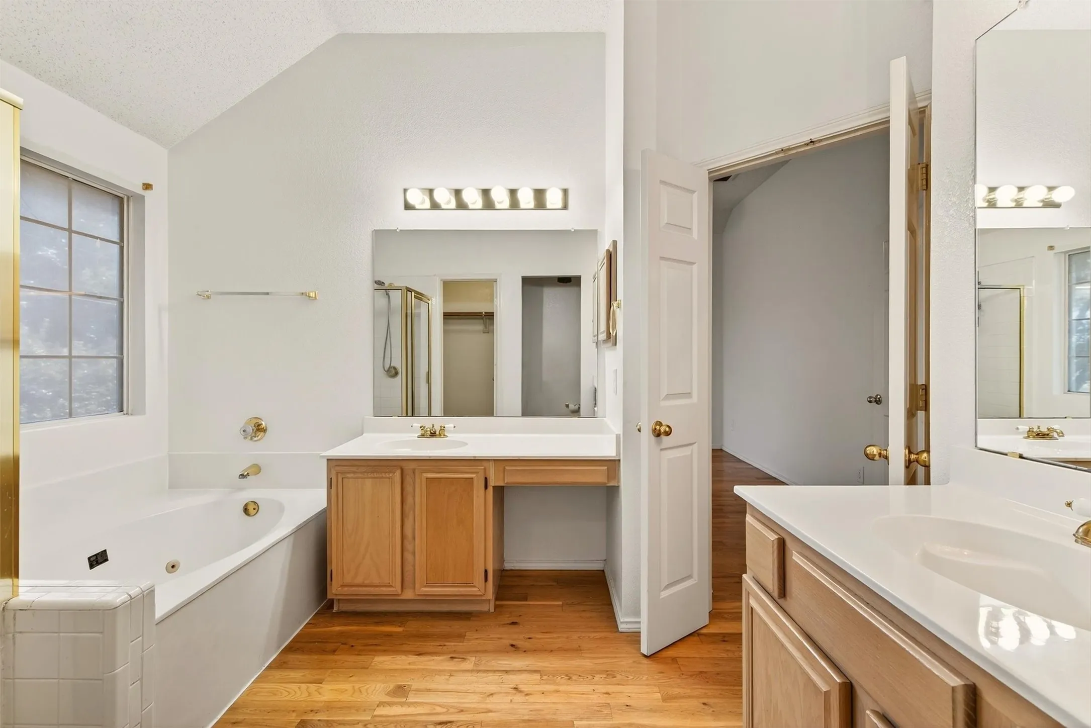 Single Family Residence For Rent in Collin County , 3100 Verbena Drive, Plano, Texas 75075, 3 Bedroom, 3 Bathroom, 2 Garage spaces, 2,043 Sqft, built in 1995, mls#21397151, Real Estate Agent in Plano, Homes For Rent in Collin county, Homes For Rent in Plano, Realtor in Plano Texas, Real Estate Brokerage Independent Realty Texas, Luminita Cordes Realtor