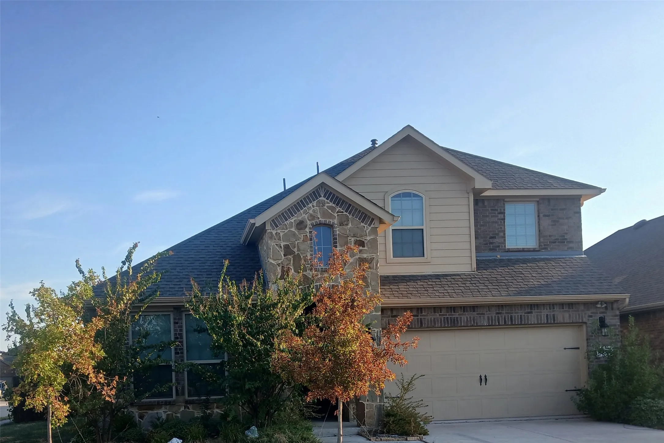 Single Family Residence For Sale in Kaufman County , 3943 Sidney Lane, Heath, Texas 75126, 4 Bedroom, 3 Bathroom, 2 Garage spaces, 2,539 Sqft, built in 2022, mls#21400267, Real Estate Agent in Heath, Homes For Sale in Kaufman county, Homes For Sale in Heath, Realtor in Heath Texas, Real Estate Brokerage Independent Realty Texas, Luminita Cordes Realtor