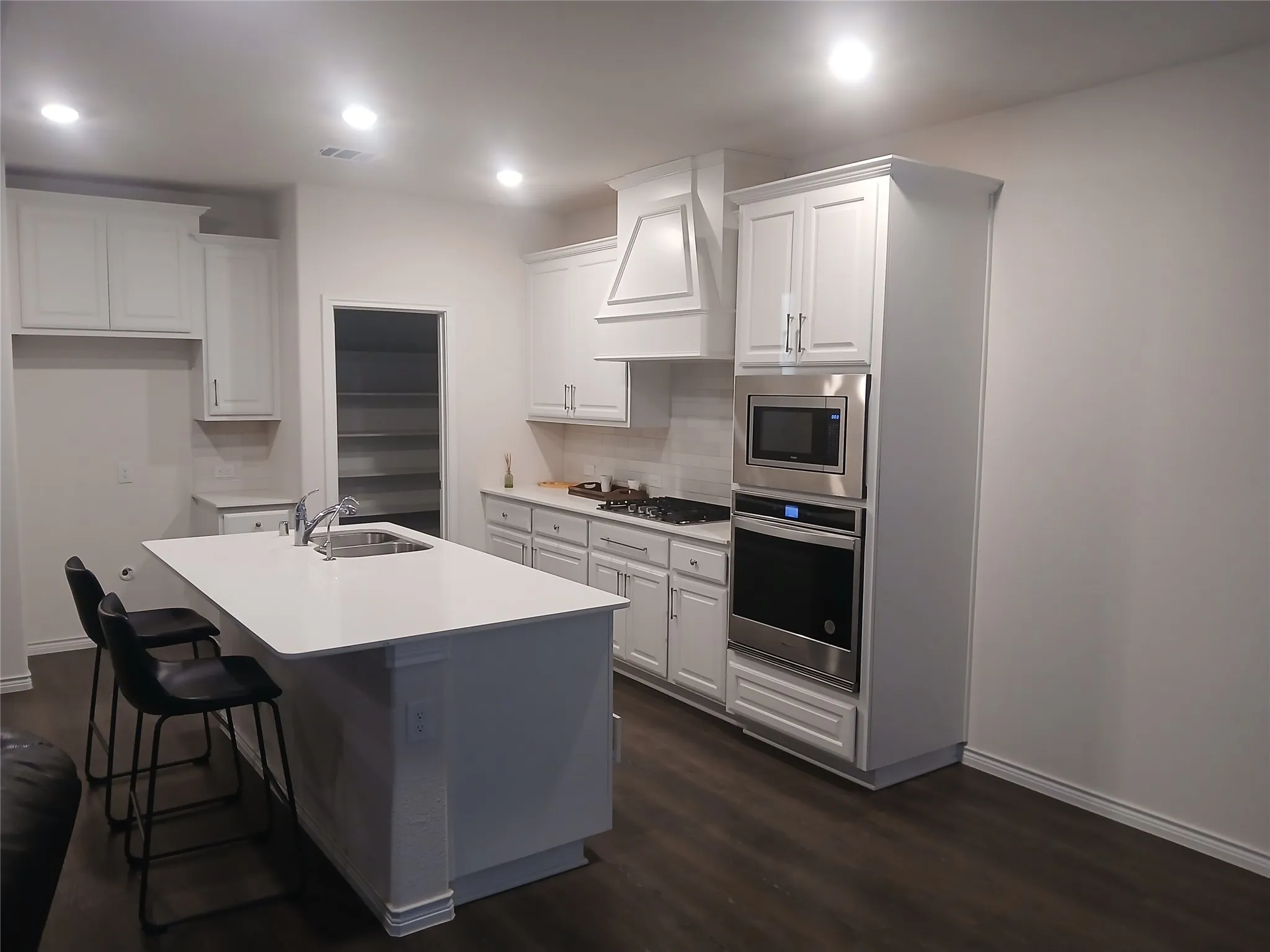 Single Family Residence For Sale in Kaufman County , 3943 Sidney Lane, Heath, Texas 75126, 4 Bedroom, 3 Bathroom, 2 Garage spaces, 2,539 Sqft, built in 2022, mls#21400267, Real Estate Agent in Heath, Homes For Sale in Kaufman county, Homes For Sale in Heath, Realtor in Heath Texas, Real Estate Brokerage Independent Realty Texas, Luminita Cordes Realtor
