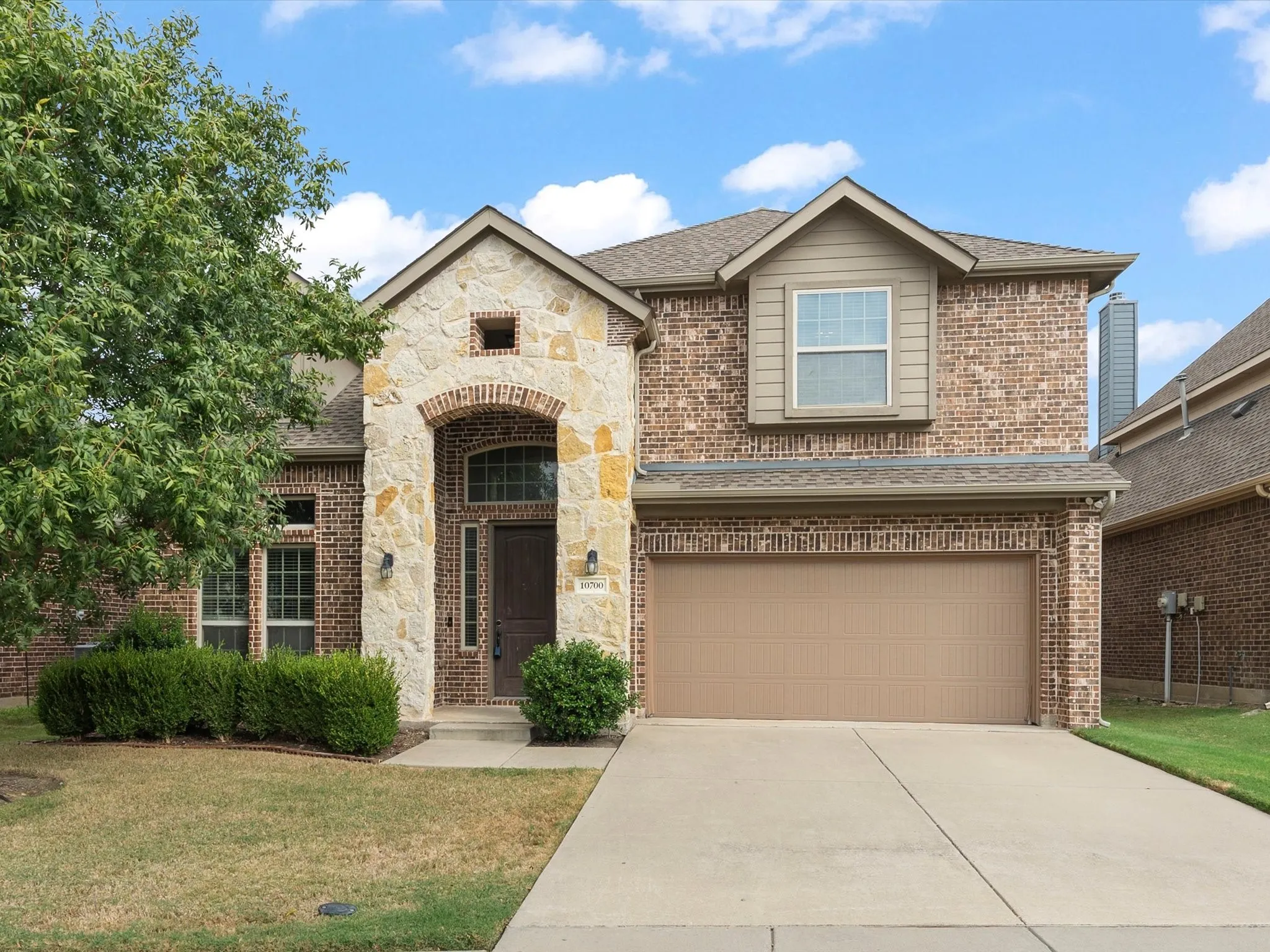 Single Family Residence For Rent in Collin County , 10700 Lariat Trail Drive, Mc Kinney, Texas 75072, 4 Bedroom, 4 Bathroom, 2 Garage spaces, 2,765 Sqft, built in 2016, mls#21400003, Real Estate Agent in Mc Kinney, Homes For Rent in Collin county, Homes For Rent in Mc Kinney, Realtor in Mc Kinney Texas, Real Estate Brokerage Independent Realty Texas, Luminita Cordes Realtor
