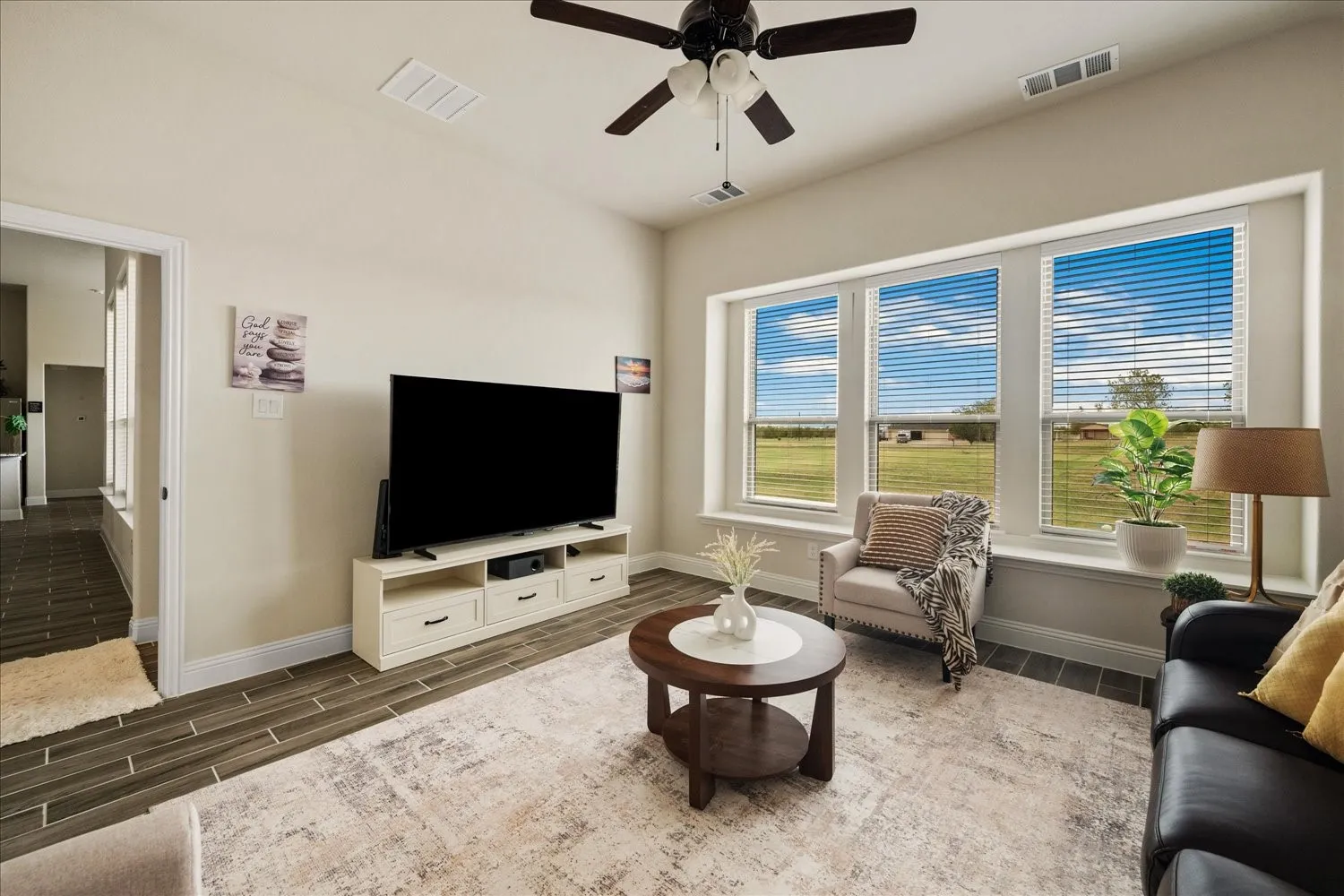 Single Family Residence For Sale in Hunt County , 8200 Honeywell Avenue, Greenville, Texas 75402, 4 Bedroom, 4 Bathroom, 3 Garage spaces, 2,665 Sqft, built in 2024, mls#21398775, Real Estate Agent in Greenville, Homes For Sale in Hunt county, Homes For Sale in Greenville, Realtor in Greenville Texas, Real Estate Brokerage Independent Realty Texas, Luminita Cordes Realtor