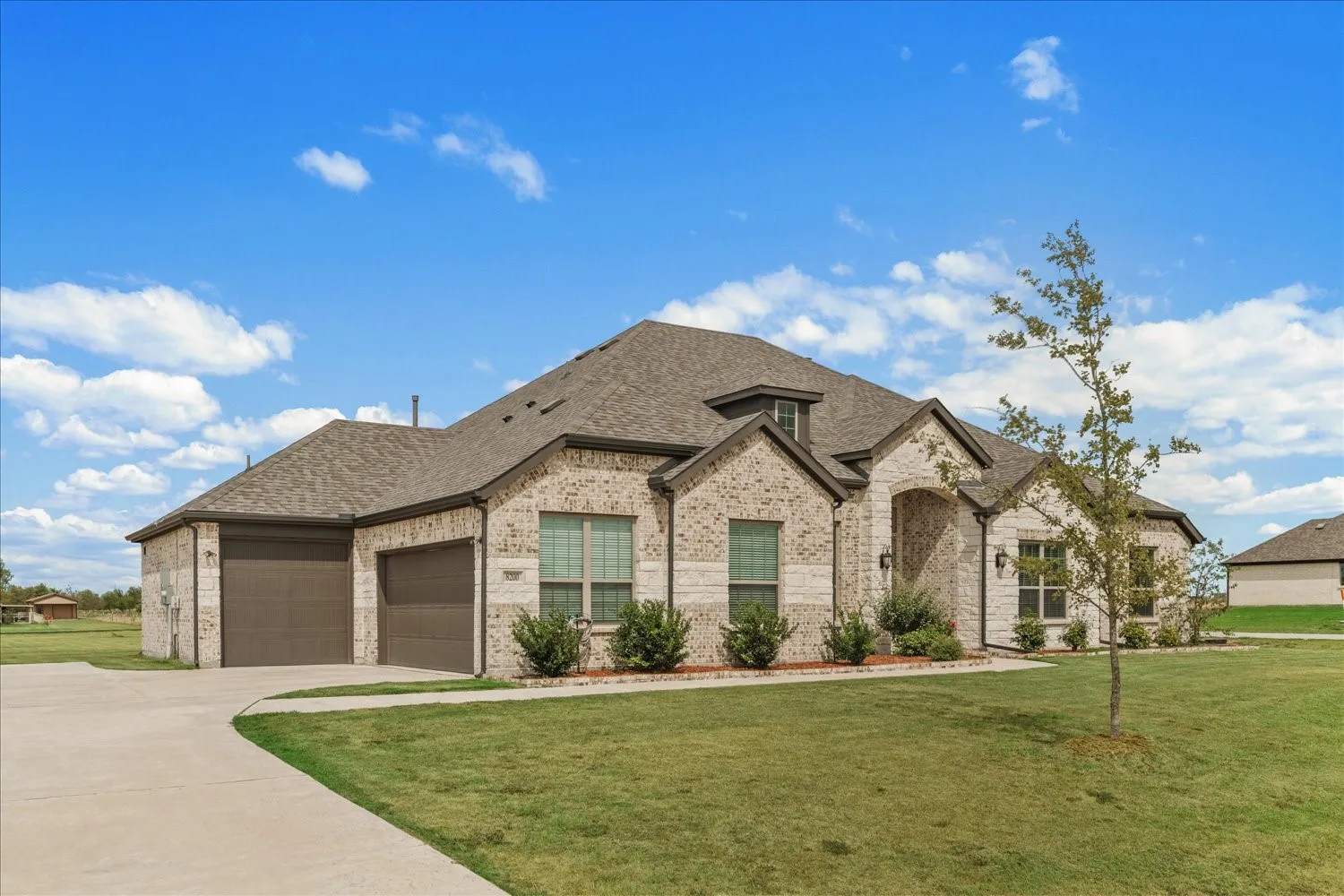 Single Family Residence For Sale in Hunt County , 8200 Honeywell Avenue, Greenville, Texas 75402, 4 Bedroom, 4 Bathroom, 3 Garage spaces, 2,665 Sqft, built in 2024, mls#21398775, Real Estate Agent in Greenville, Homes For Sale in Hunt county, Homes For Sale in Greenville, Realtor in Greenville Texas, Real Estate Brokerage Independent Realty Texas, Luminita Cordes Realtor