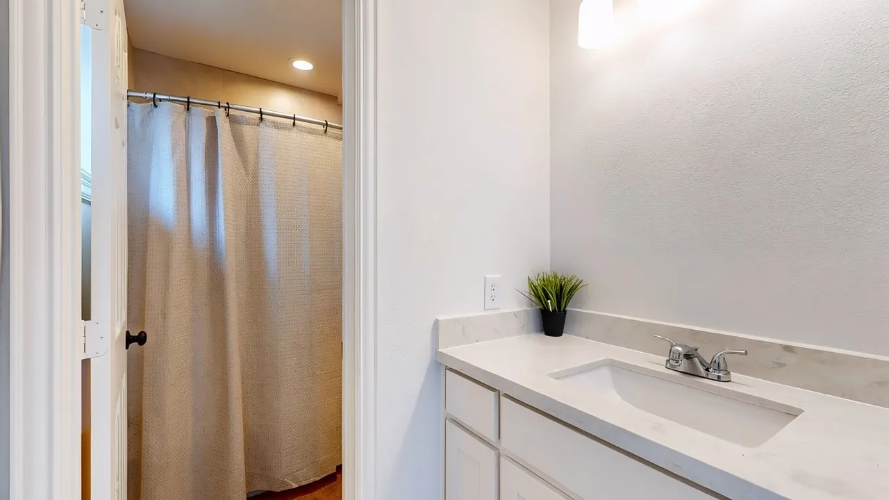 Single Family Residence For Sale in Denton County , 11546 Rio Grande Drive, Frisco, Texas 75033, 4 Bedroom, 4 Bathroom, 3 Garage spaces, 4,393 Sqft, built in 2003, mls#21401059, Real Estate Agent in Frisco, Homes For Sale in Denton county, Homes For Sale in Frisco, Realtor in Frisco Texas, Real Estate Brokerage Independent Realty Texas, Luminita Cordes Realtor