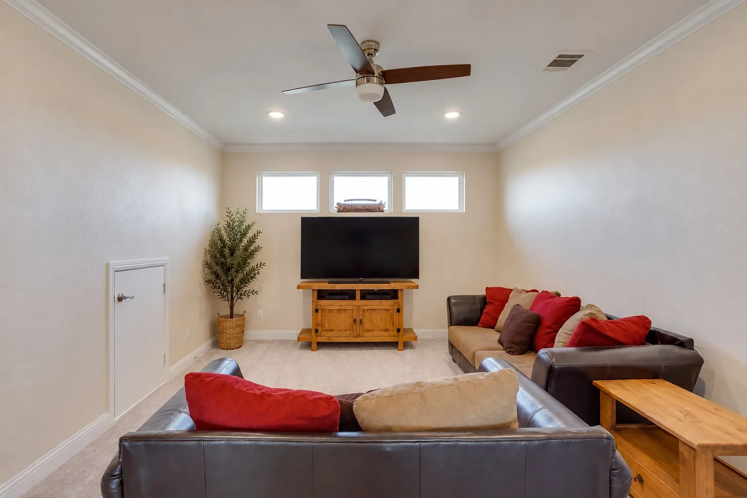Single Family Residence For Sale in Somervell County , 167 Valley View, Glen Rose, Texas 76043, 5 Bedroom, 3 Bathroom, 2 Garage spaces, 2,629 Sqft, built in 2022, mls#21399196, Real Estate Agent in Glen Rose, Homes For Sale in Somervell county, Homes For Sale in Glen Rose, Realtor in Glen Rose Texas, Real Estate Brokerage Independent Realty Texas, Luminita Cordes Realtor