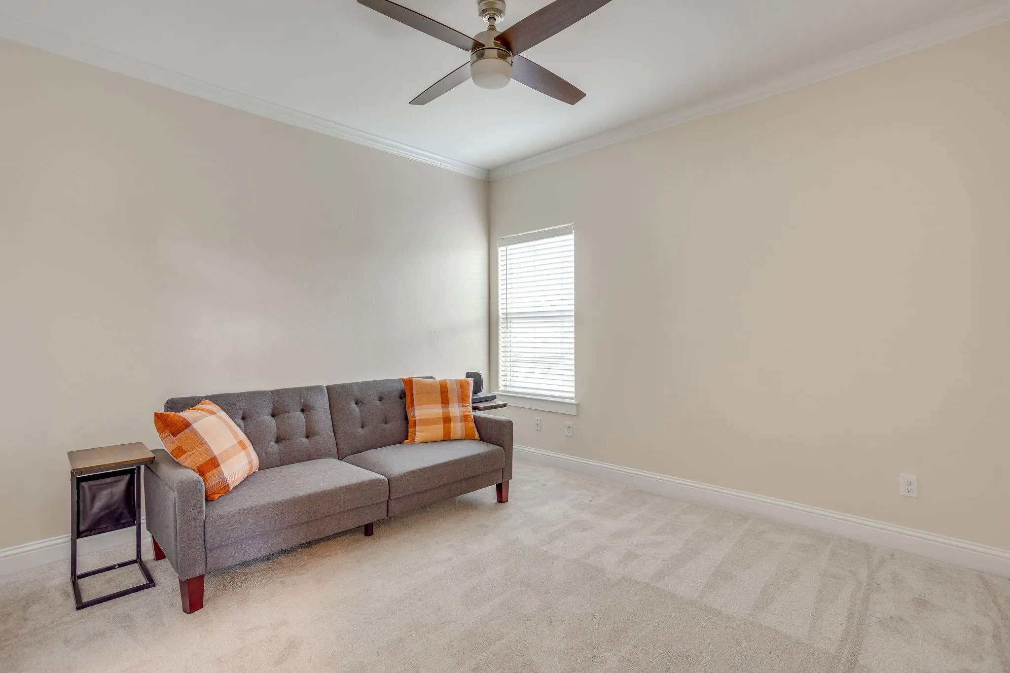 upstairs bedroom 2