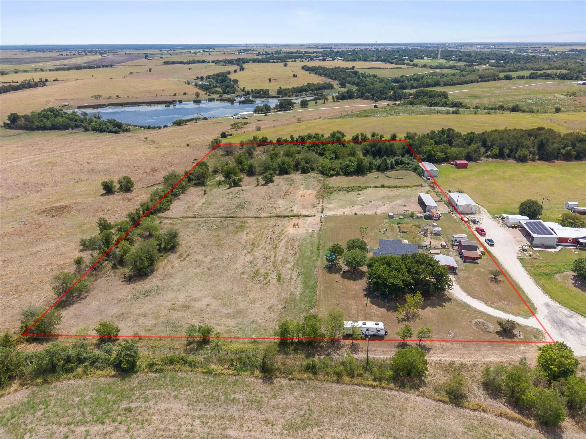 Manufactured Home For Sale in Falls County , 140 Private Road 801, Lott, Texas 76656, 3 Bedroom, 2 Bathroom, Garage spaces, 1,872 Sqft, built in 1997, mls#21401009, Real Estate Agent in Lott, Homes For Sale in Falls county, Homes For Sale in Lott, Realtor in Lott Texas, Real Estate Brokerage Independent Realty Texas, Luminita Cordes Realtor