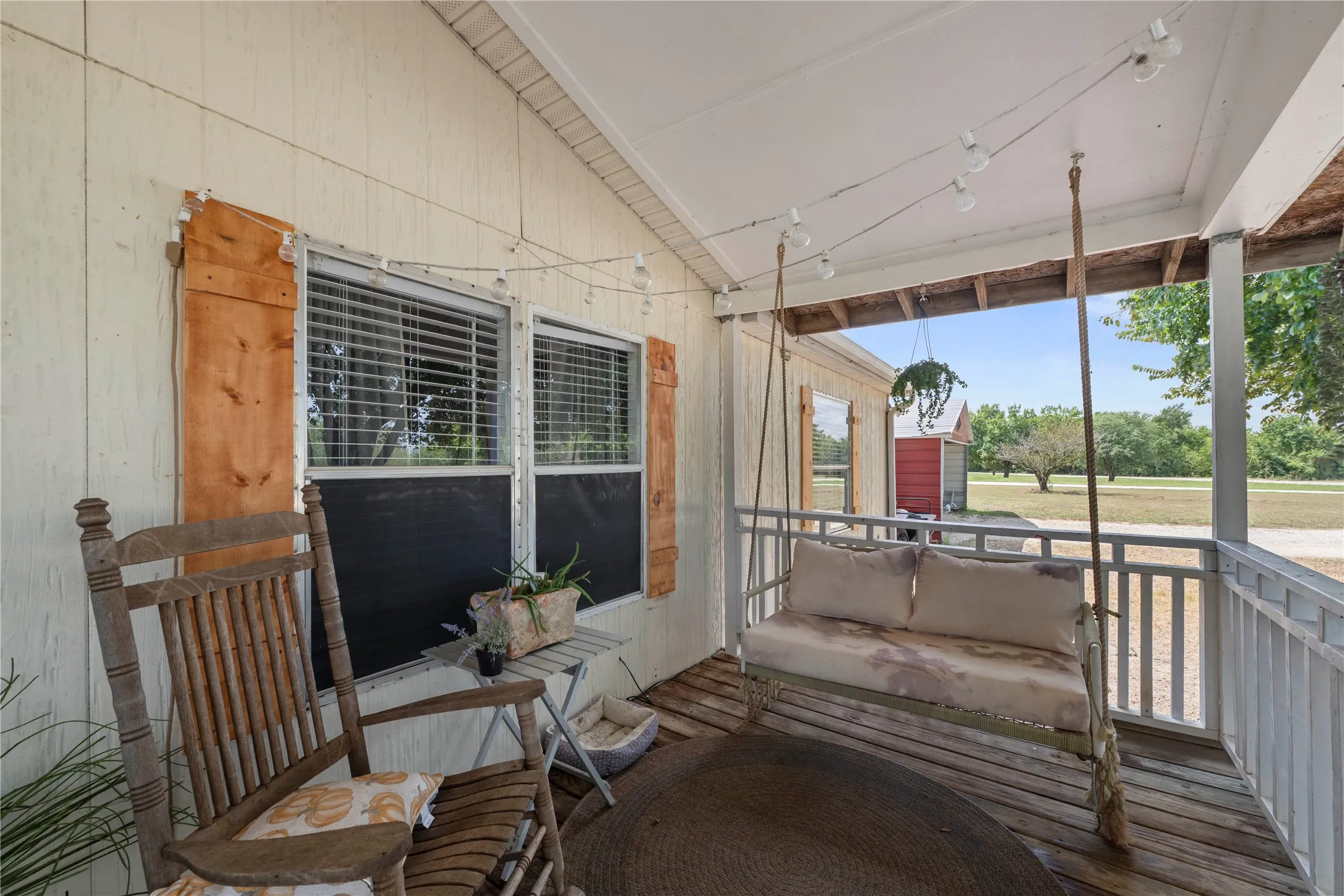 Manufactured Home For Sale in Falls County , 140 Private Road 801, Lott, Texas 76656, 3 Bedroom, 2 Bathroom, Garage spaces, 1,872 Sqft, built in 1997, mls#21401009, Real Estate Agent in Lott, Homes For Sale in Falls county, Homes For Sale in Lott, Realtor in Lott Texas, Real Estate Brokerage Independent Realty Texas, Luminita Cordes Realtor