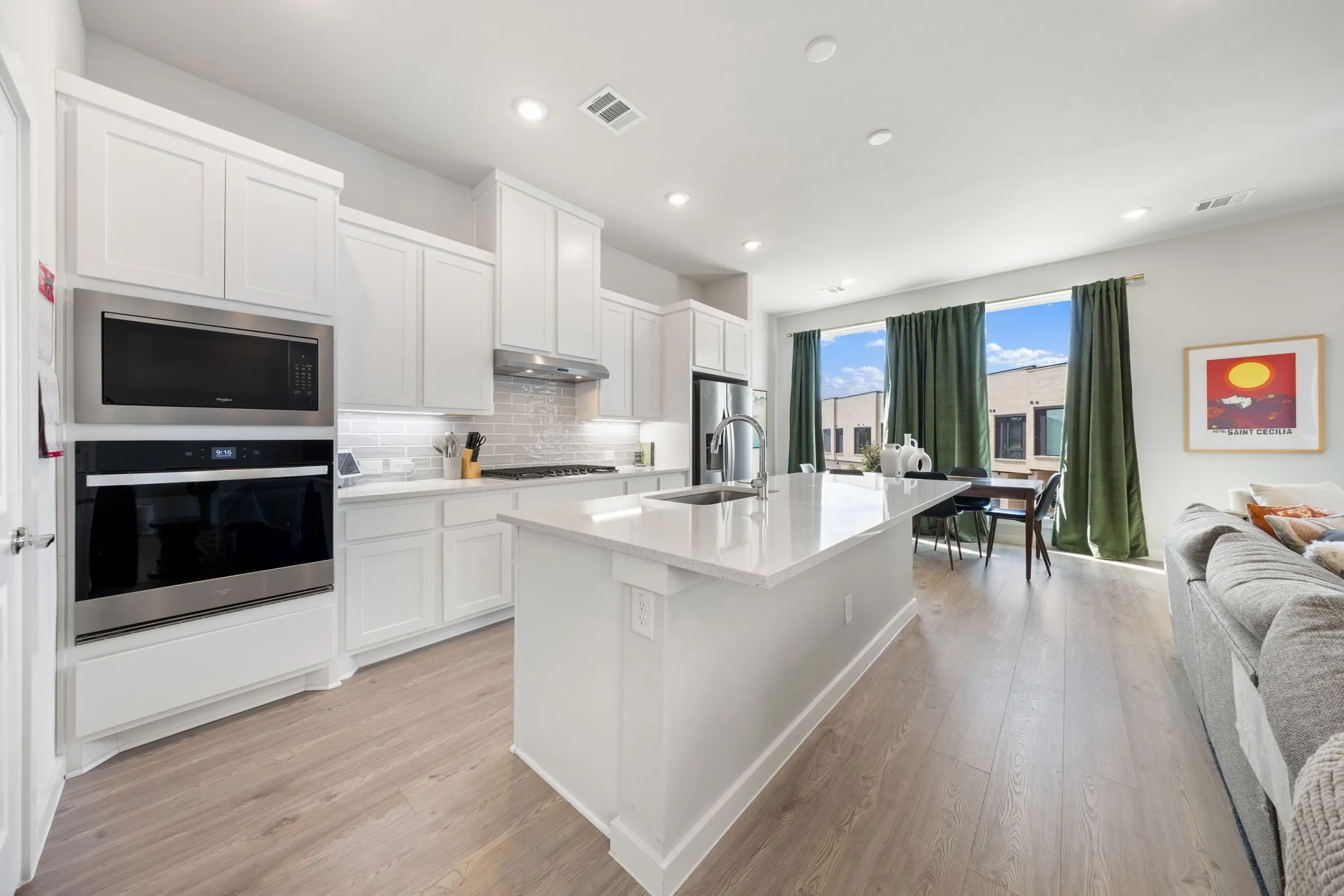 Townhouse For Sale in Collin County , 3464 Heritage Place, Richardson, Texas 75082, 3 Bedroom, 3 Bathroom, 2 Garage spaces, 2,142 Sqft, built in 2023, mls#21399271, Real Estate Agent in Richardson, Homes For Sale in Collin county, Homes For Sale in Richardson, Realtor in Richardson Texas, Real Estate Brokerage Independent Realty Texas, Luminita Cordes Realtor
