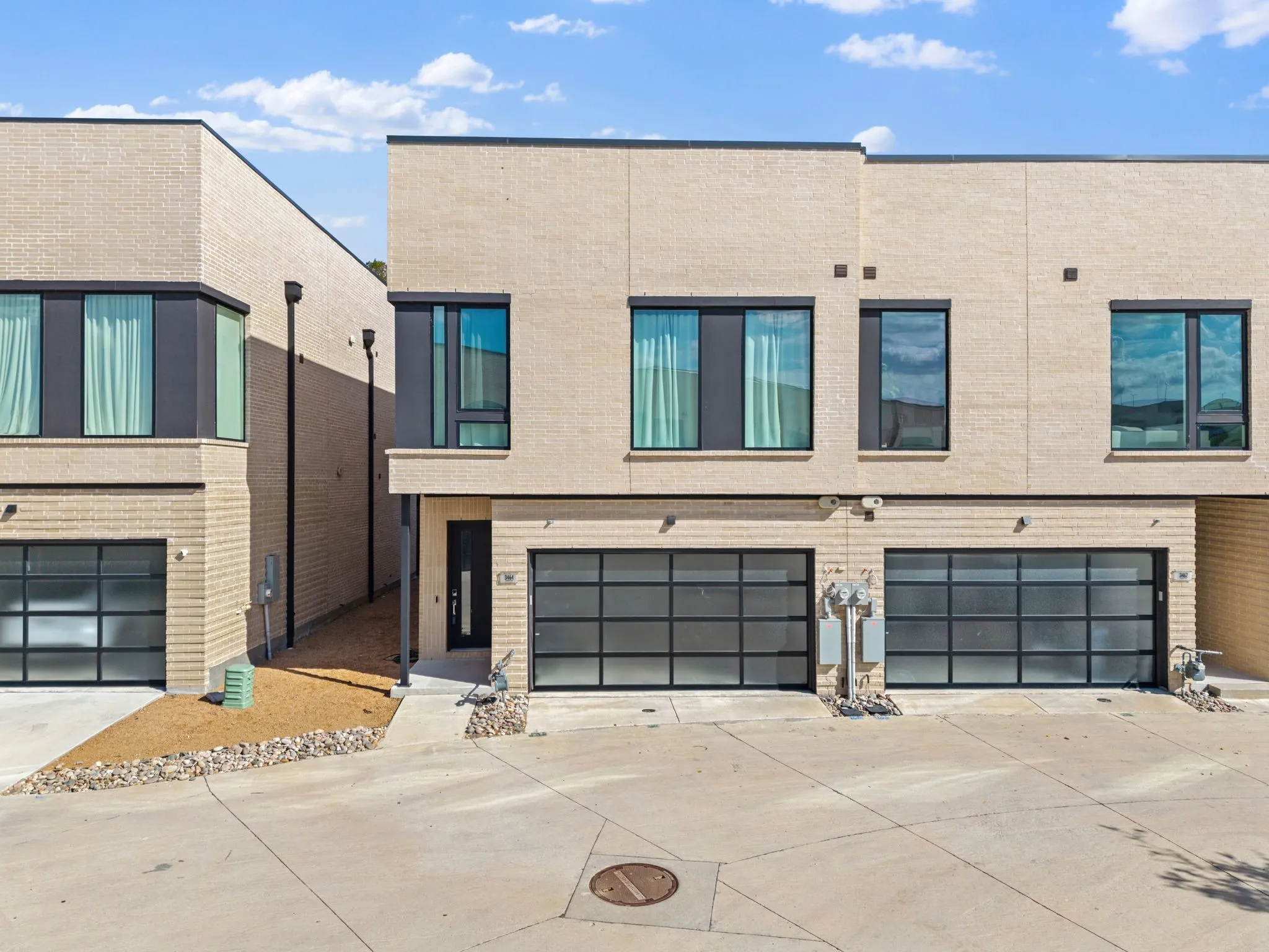 Townhouse For Sale in Collin County , 3464 Heritage Place, Richardson, Texas 75082, 3 Bedroom, 3 Bathroom, 2 Garage spaces, 2,142 Sqft, built in 2023, mls#21399271, Real Estate Agent in Richardson, Homes For Sale in Collin county, Homes For Sale in Richardson, Realtor in Richardson Texas, Real Estate Brokerage Independent Realty Texas, Luminita Cordes Realtor