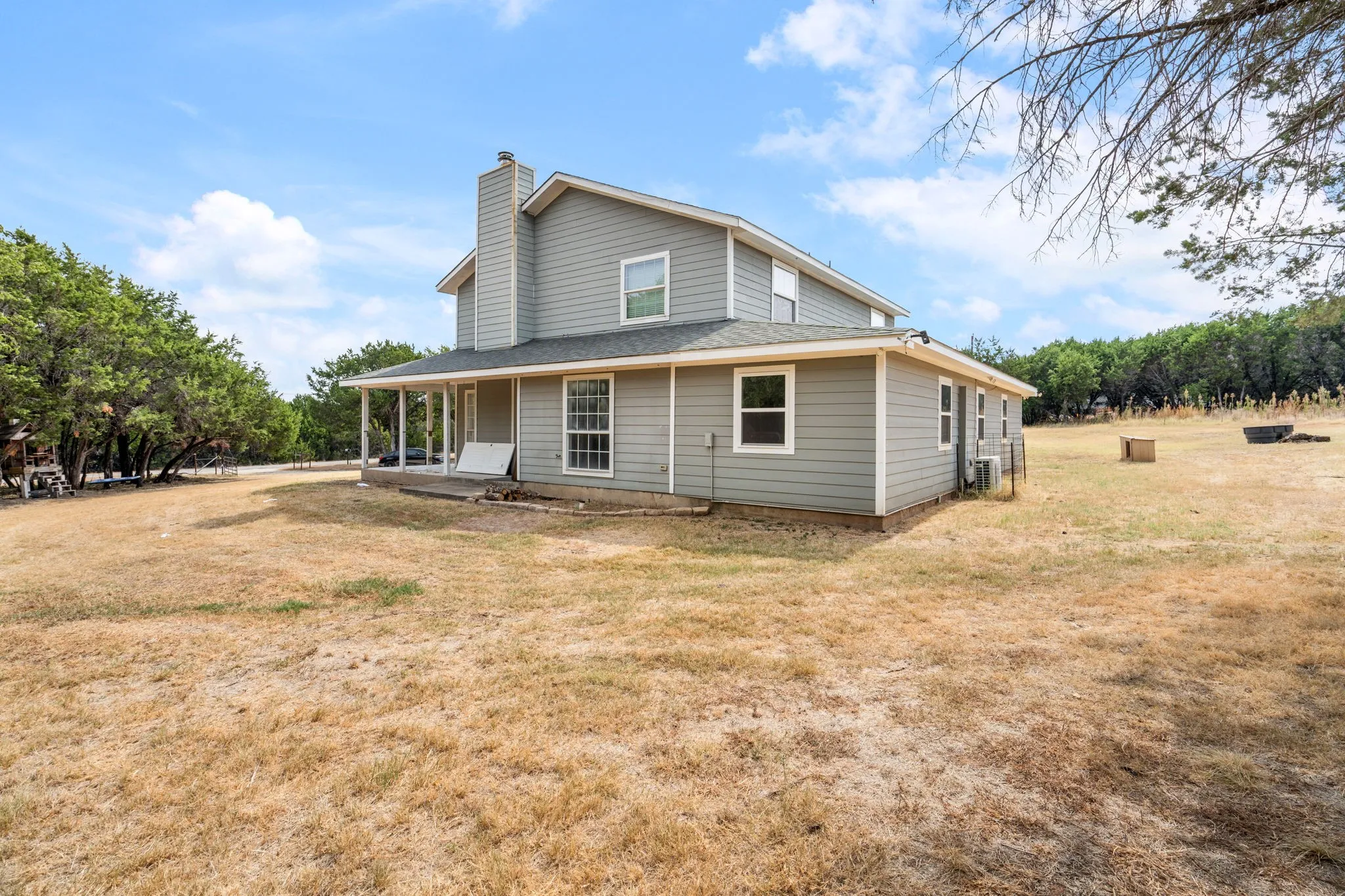 Single Family Residence For Sale in Hood County , 4600 Hunters Glen Court, Granbury, Texas 76048, 5 Bedroom, 4 Bathroom, Garage spaces, 2,376 Sqft, built in 2001, mls#21392213, Real Estate Agent in Granbury, Homes For Sale in Hood county, Homes For Sale in Granbury, Realtor in Granbury Texas, Real Estate Brokerage Independent Realty Texas, Luminita Cordes Realtor