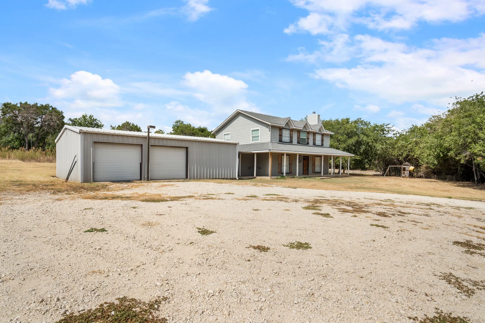 Single Family Residence For Sale in Hood County , 4600 Hunters Glen Court, Granbury, Texas 76048, 5 Bedroom, 4 Bathroom, Garage spaces, 2,376 Sqft, built in 2001, mls#21392213, Real Estate Agent in Granbury, Homes For Sale in Hood county, Homes For Sale in Granbury, Realtor in Granbury Texas, Real Estate Brokerage Independent Realty Texas, Luminita Cordes Realtor
