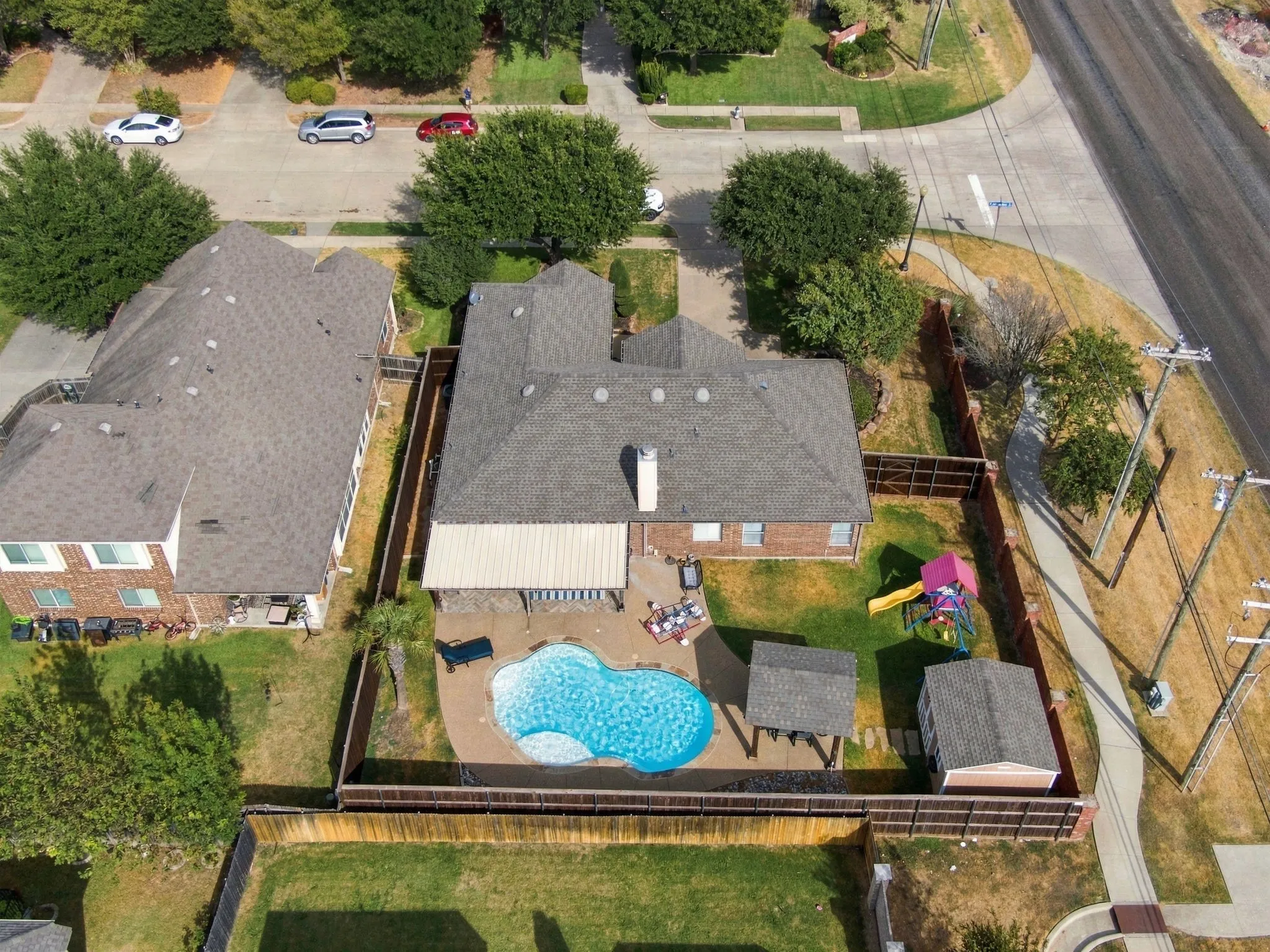 Single Family Residence For Sale in Ellis County , 501 Branchwood Drive, Midlothian, Texas 76065, 3 Bedroom, 2 Bathroom, 2 Garage spaces, 1,872 Sqft, built in 2005, mls#21385335, Real Estate Agent in Midlothian, Homes For Sale in Ellis county, Homes For Sale in Midlothian, Realtor in Midlothian Texas, Real Estate Brokerage Independent Realty Texas, Luminita Cordes Realtor