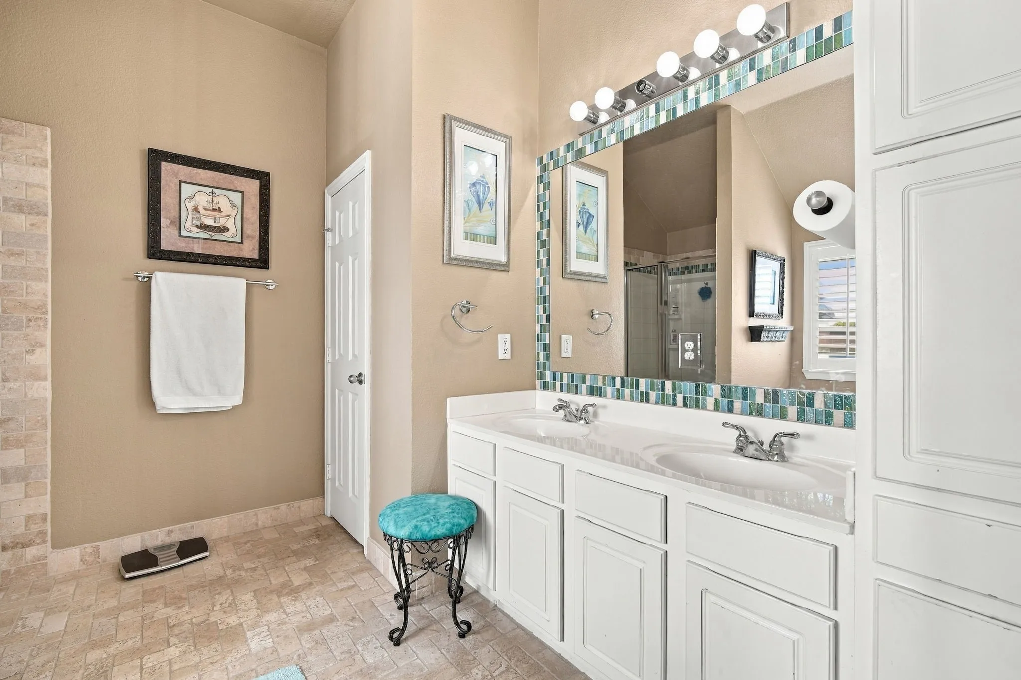 Single Family Residence For Sale in Ellis County , 501 Branchwood Drive, Midlothian, Texas 76065, 3 Bedroom, 2 Bathroom, 2 Garage spaces, 1,872 Sqft, built in 2005, mls#21385335, Real Estate Agent in Midlothian, Homes For Sale in Ellis county, Homes For Sale in Midlothian, Realtor in Midlothian Texas, Real Estate Brokerage Independent Realty Texas, Luminita Cordes Realtor
