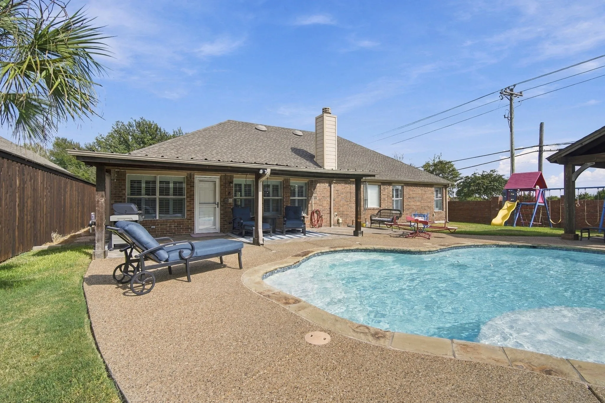 Single Family Residence For Sale in Ellis County , 501 Branchwood Drive, Midlothian, Texas 76065, 3 Bedroom, 2 Bathroom, 2 Garage spaces, 1,872 Sqft, built in 2005, mls#21385335, Real Estate Agent in Midlothian, Homes For Sale in Ellis county, Homes For Sale in Midlothian, Realtor in Midlothian Texas, Real Estate Brokerage Independent Realty Texas, Luminita Cordes Realtor